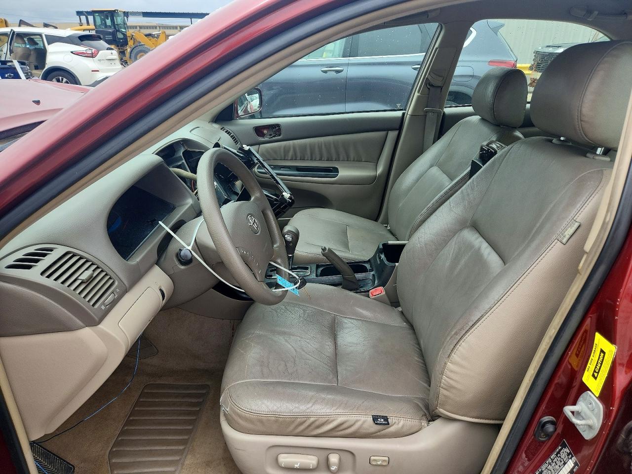 2005 Toyota Camry Le Red vin: 4T1BE30K85U010803