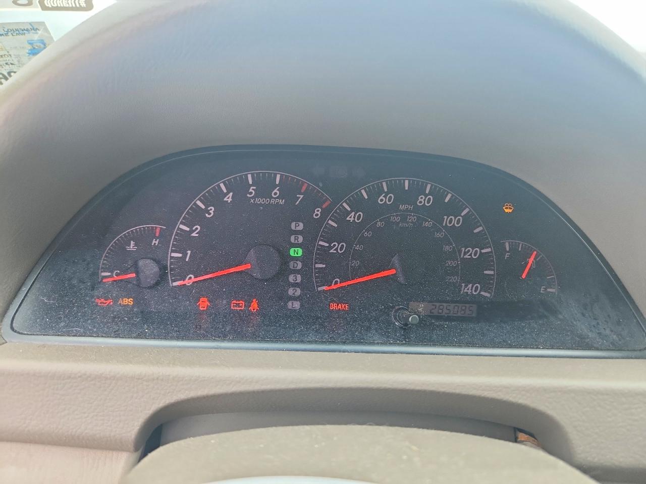2005 Toyota Camry Le Red vin: 4T1BE30K85U010803