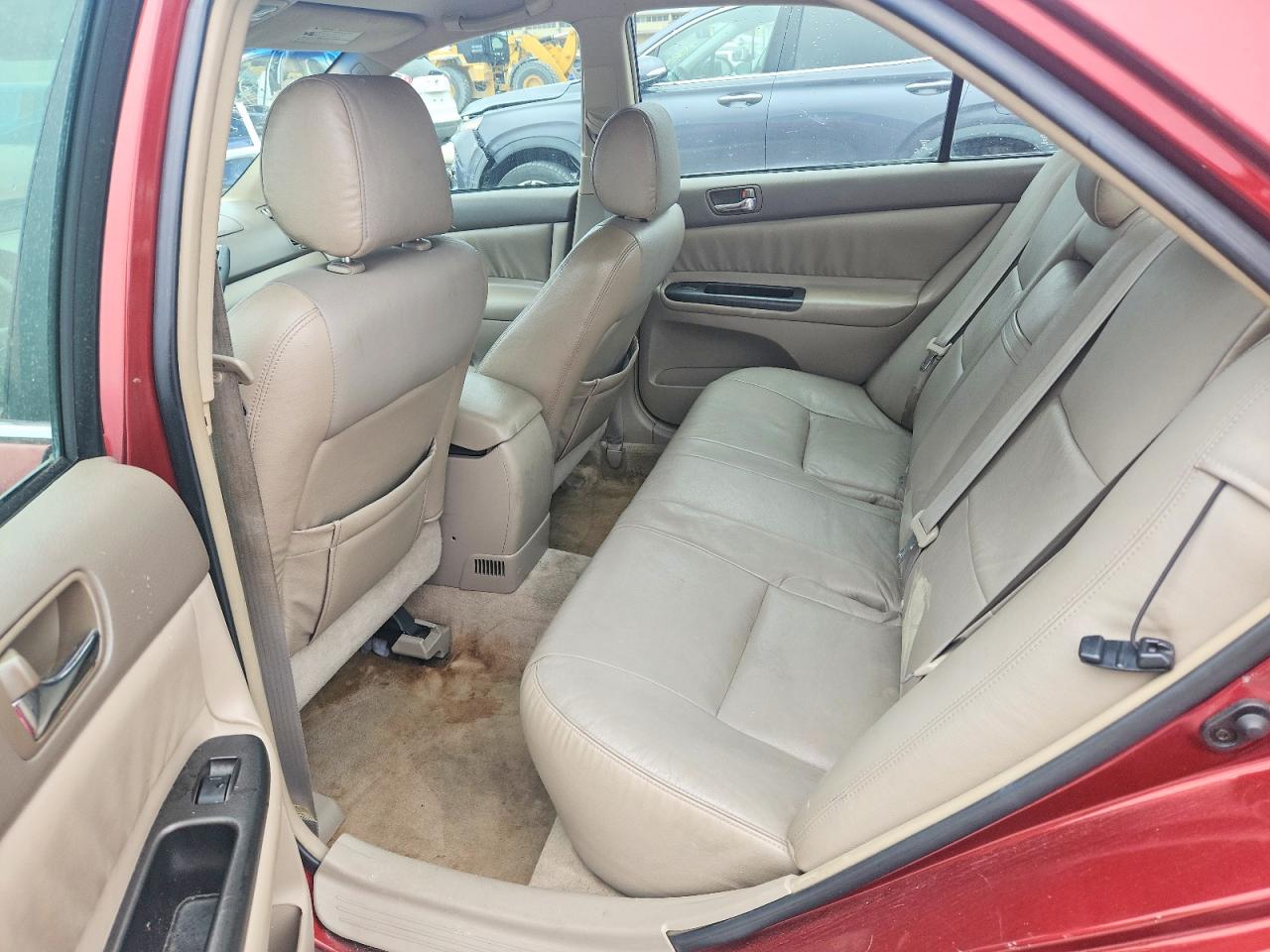 2005 Toyota Camry Le Red vin: 4T1BE30K85U010803
