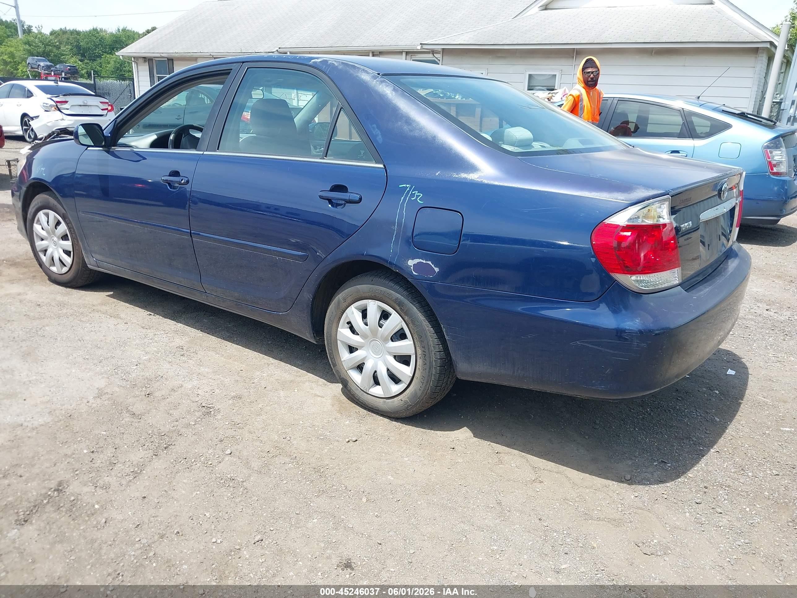 2005 Toyota Camry Le Blue vin: 4T1BE30K85U035006