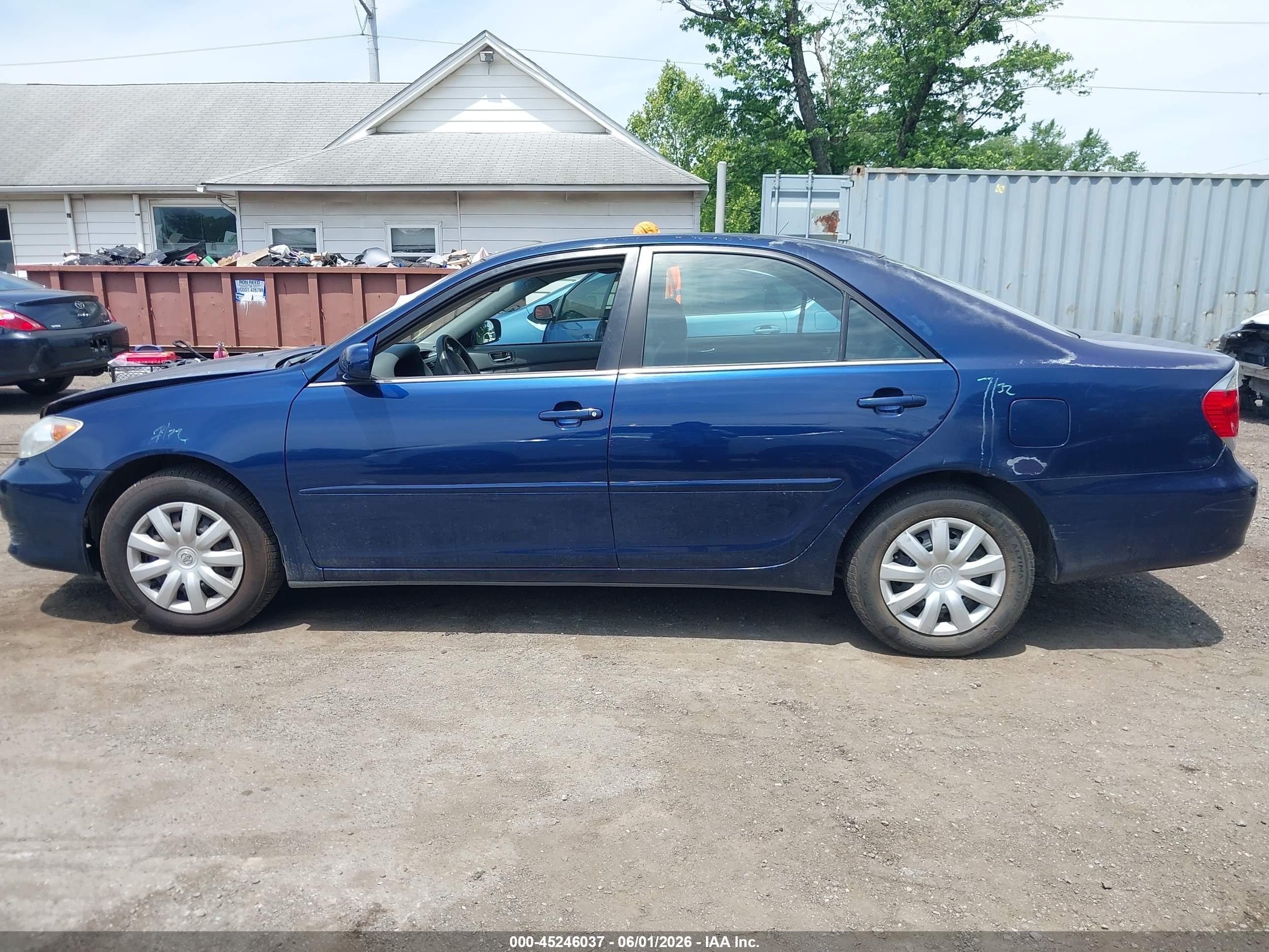 2005 Toyota Camry Le Blue vin: 4T1BE30K85U035006