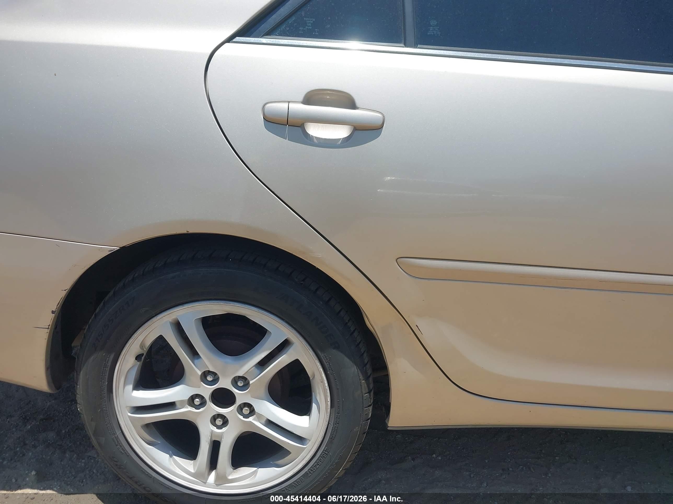 2005 Toyota Camry Le Champagne vin: 4T1BE30K85U102283