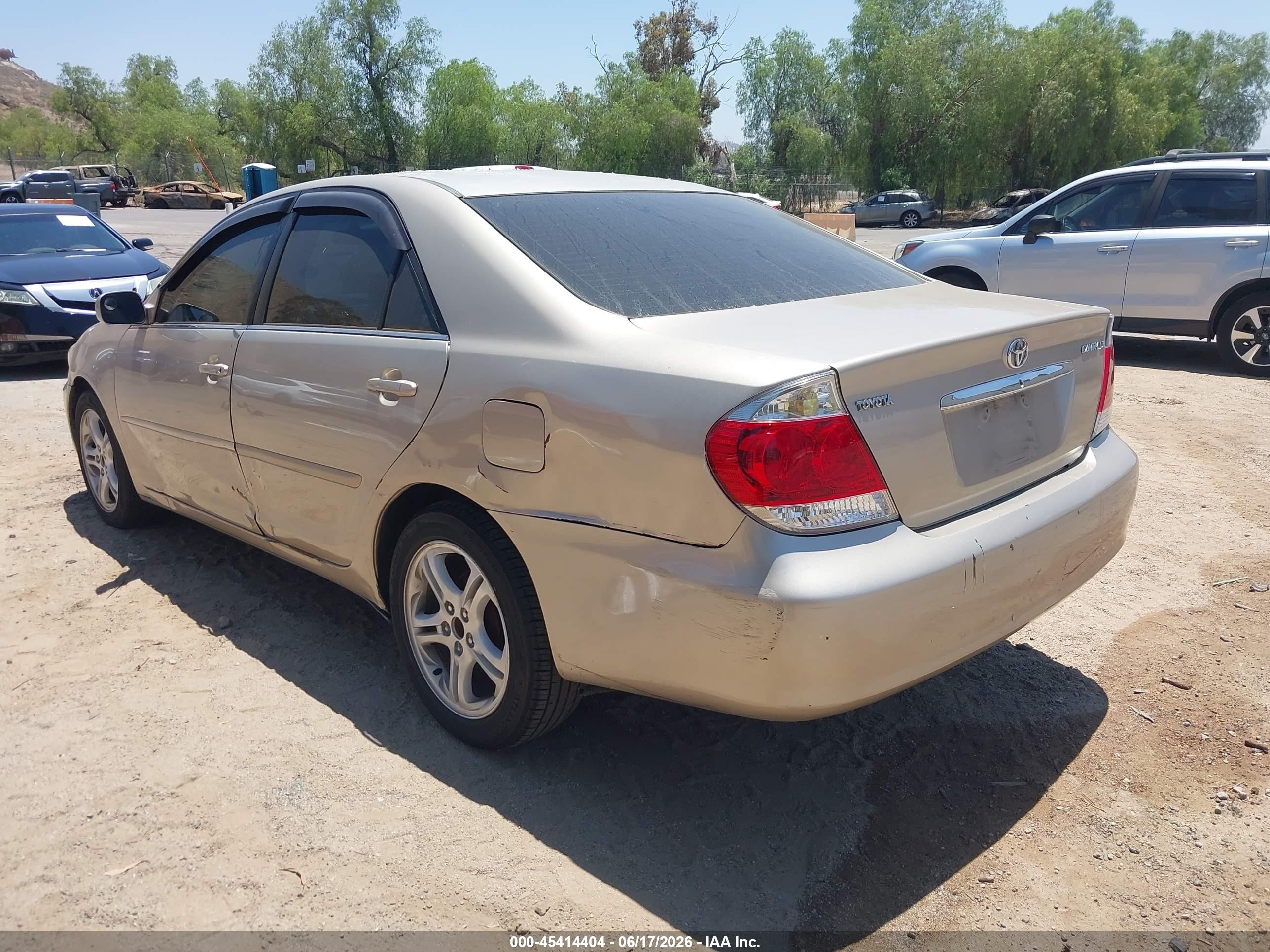 2005 Toyota Camry Le Champagne vin: 4T1BE30K85U102283