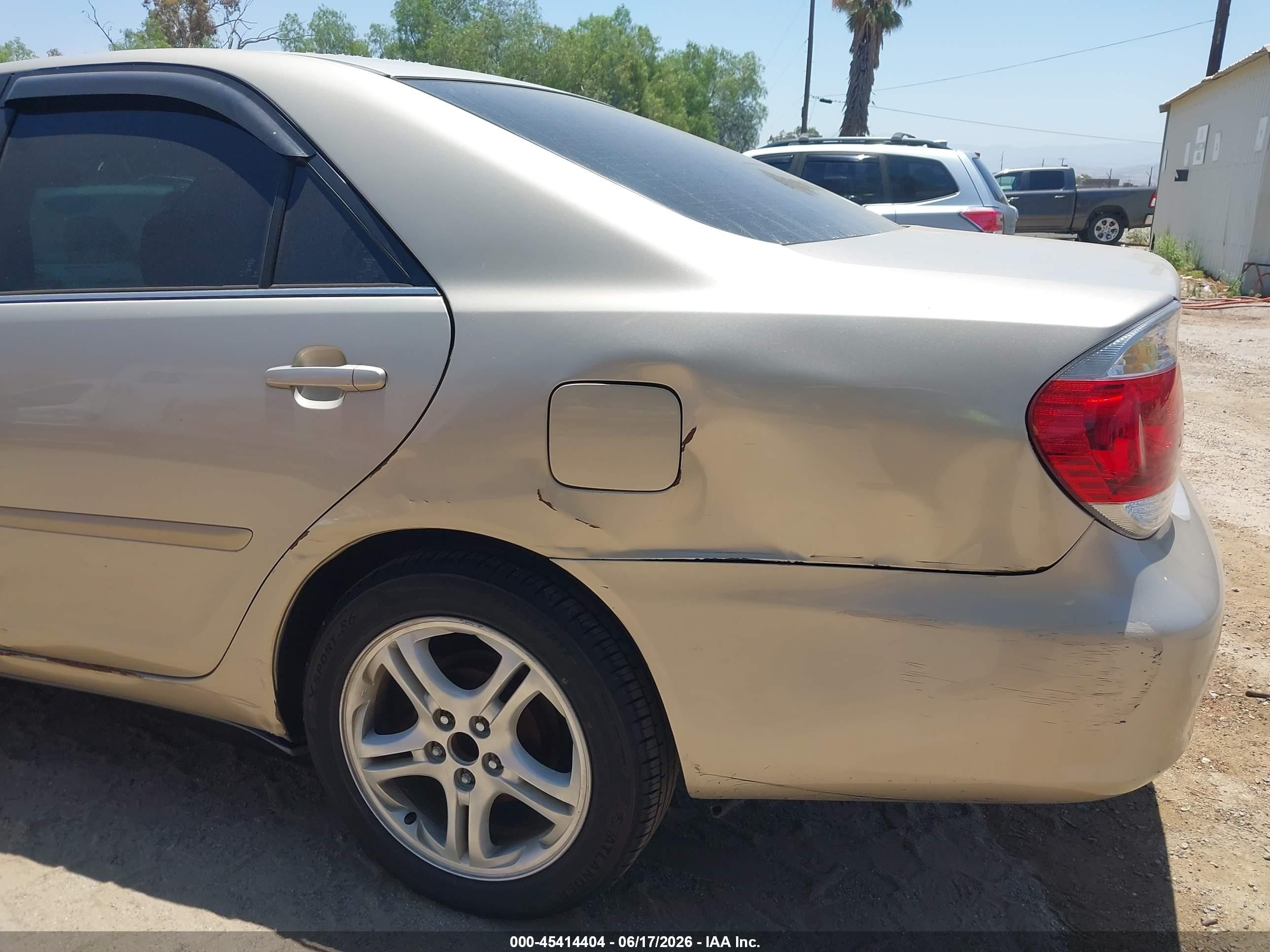 2005 Toyota Camry Le Champagne vin: 4T1BE30K85U102283