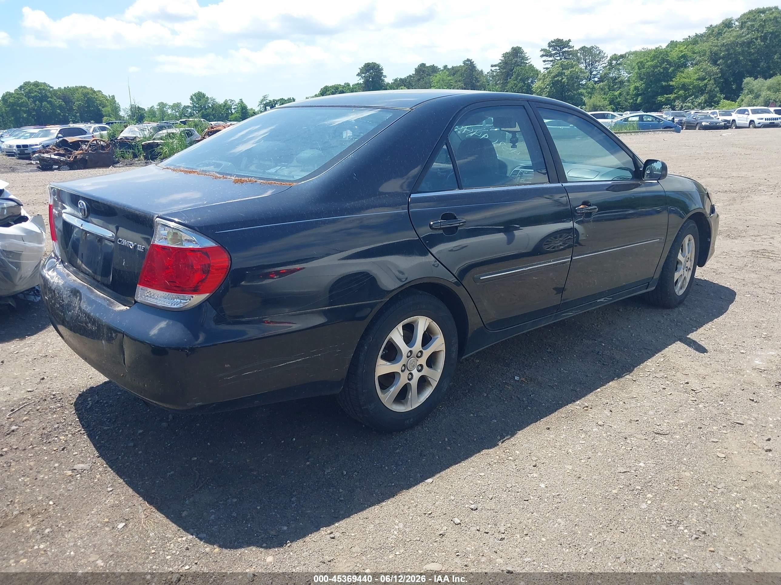 2005 Toyota Camry Xle Черный vin: 4T1BE30K85U389351