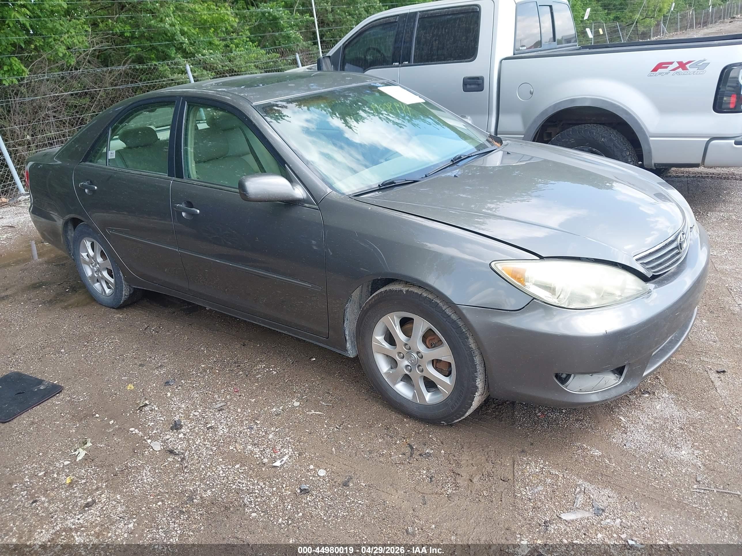 2005 Toyota Camry Xle Серый vin: 4T1BE30K85U959283