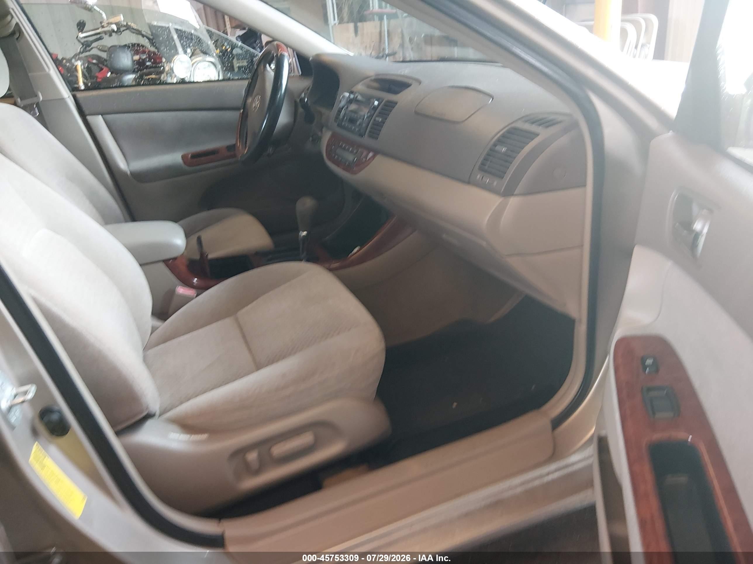 2003 Toyota Camry Xle Gold vin: 4T1BE30K93U720855