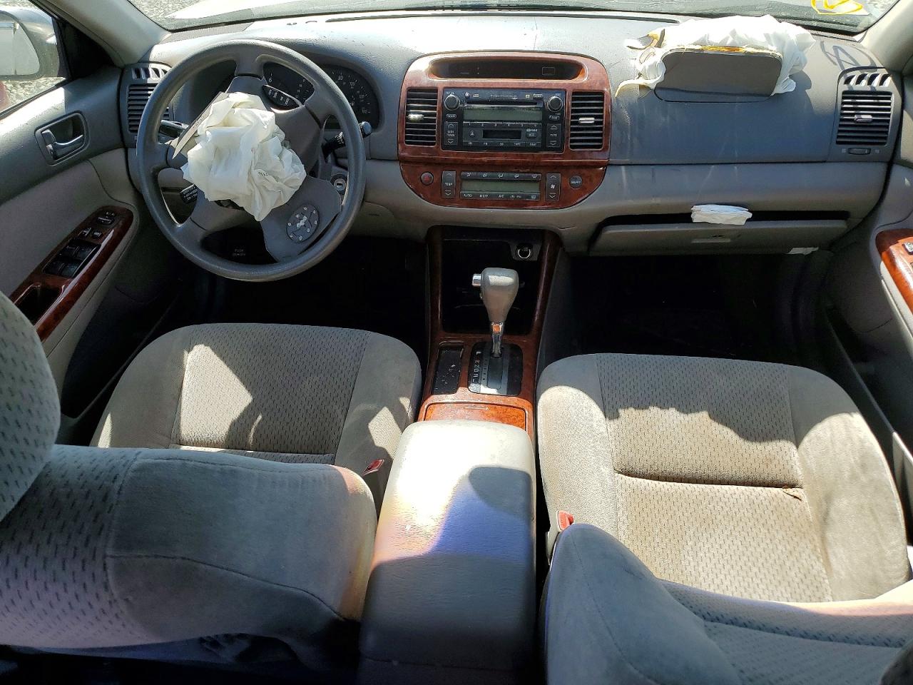 2004 Toyota Camry Xle Серый vin: 4T1BE30K94U789921