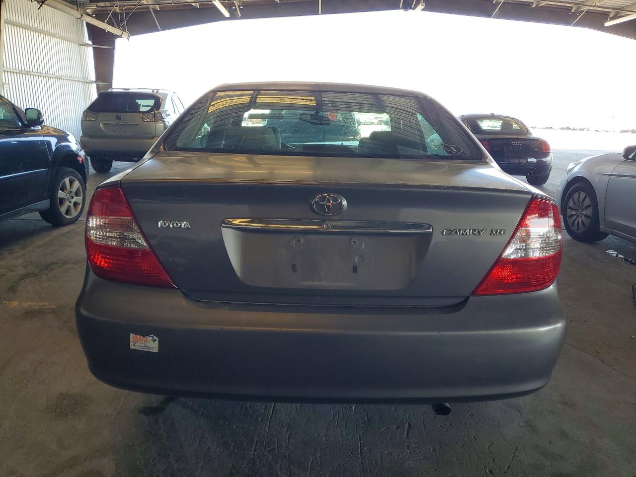 2004 Toyota Camry Xle Серый vin: 4T1BE30K94U789921