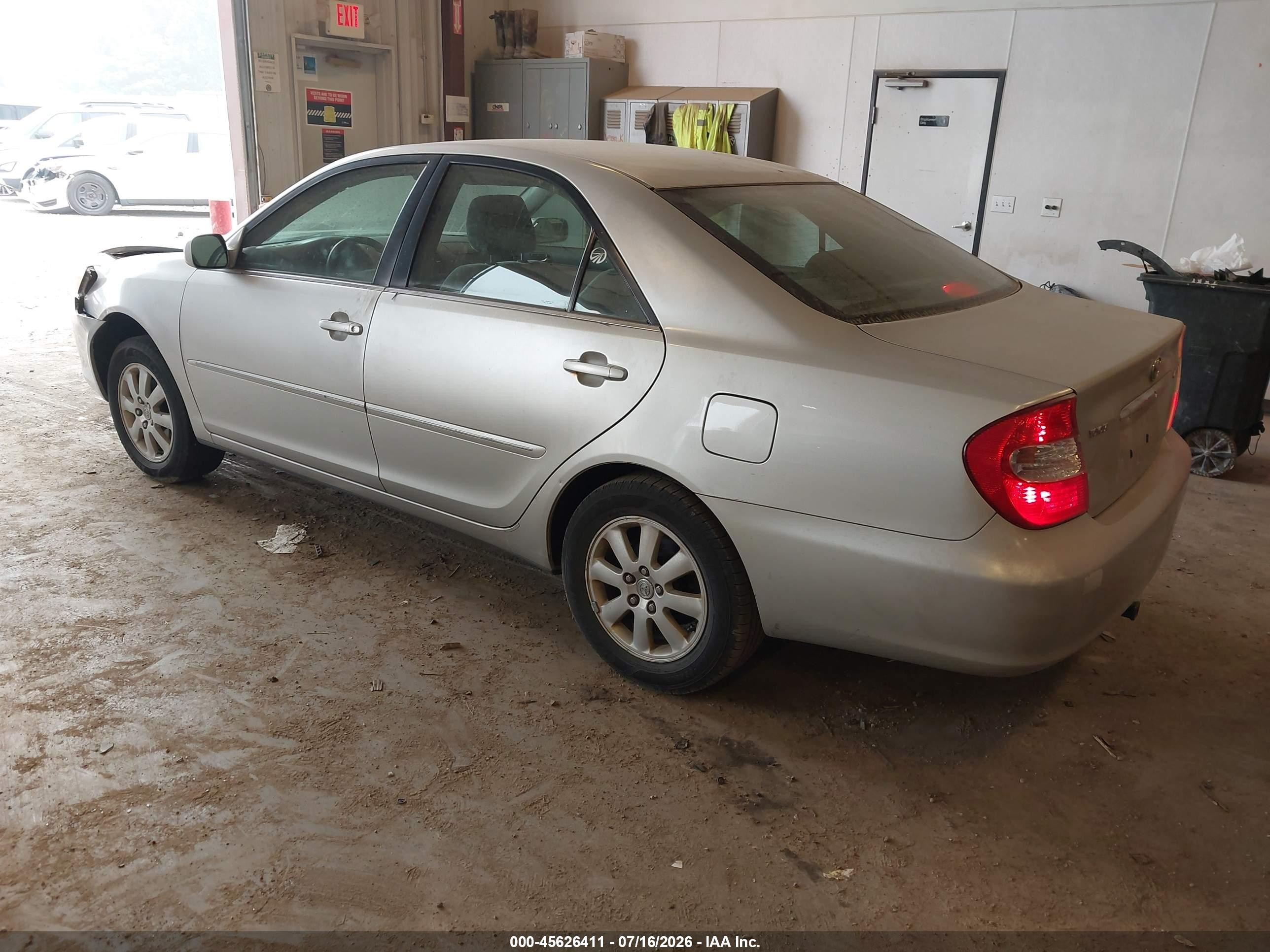 2004 Toyota Camry Xle Silver vin: 4T1BE30K94U882440