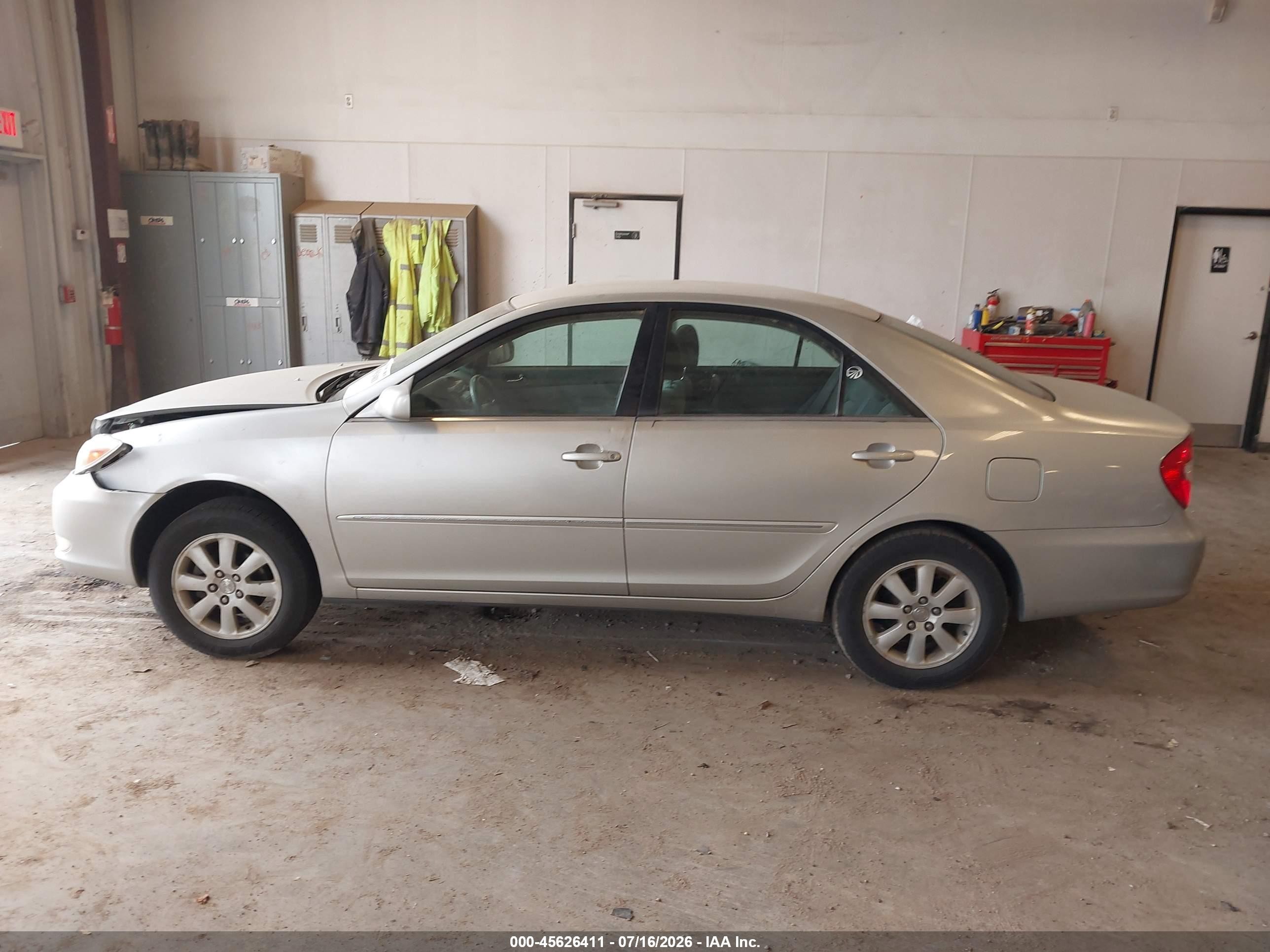 2004 Toyota Camry Xle Silver vin: 4T1BE30K94U882440