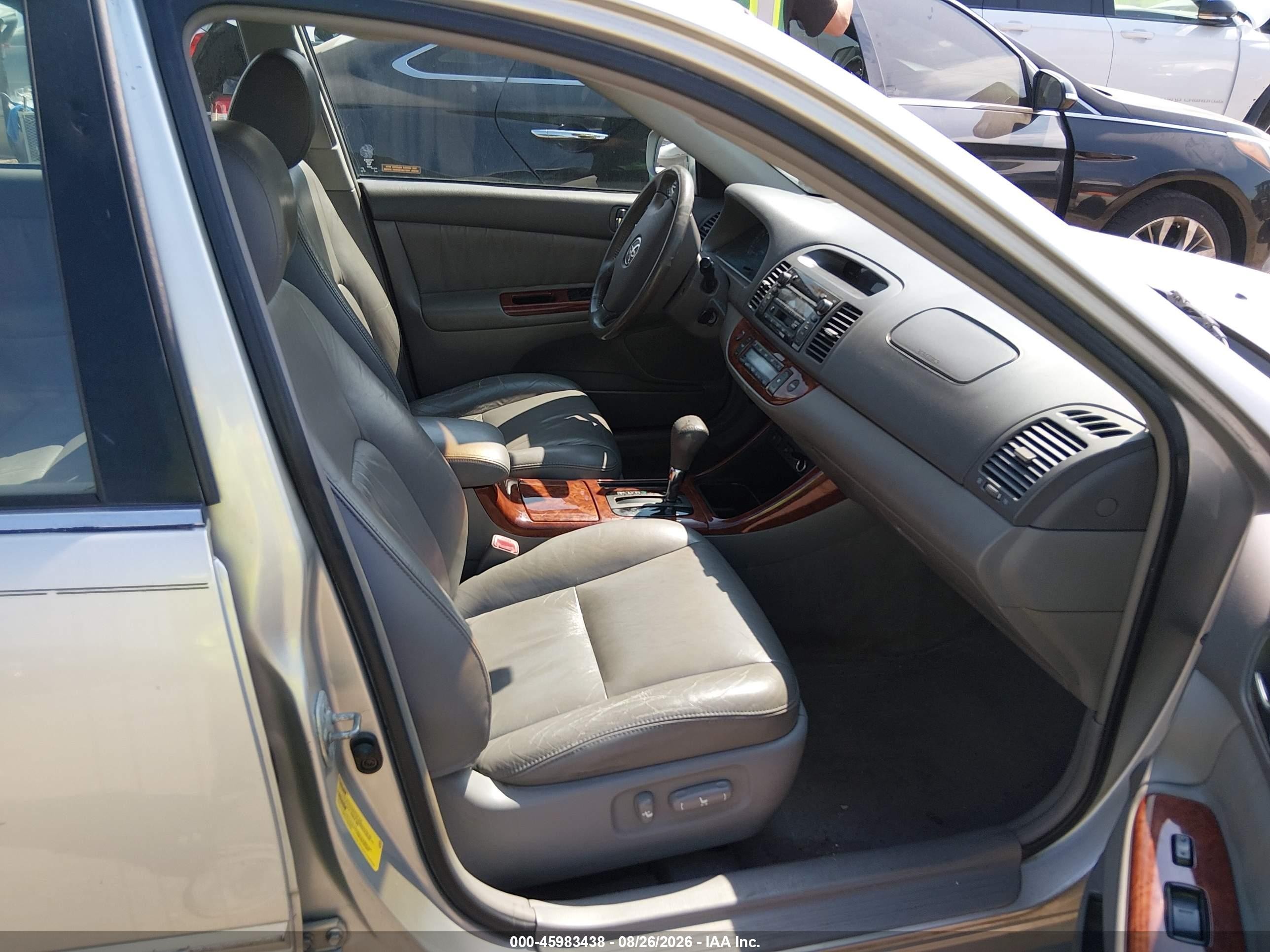 2004 Toyota Camry Xle Silver vin: 4T1BE30K94U890960