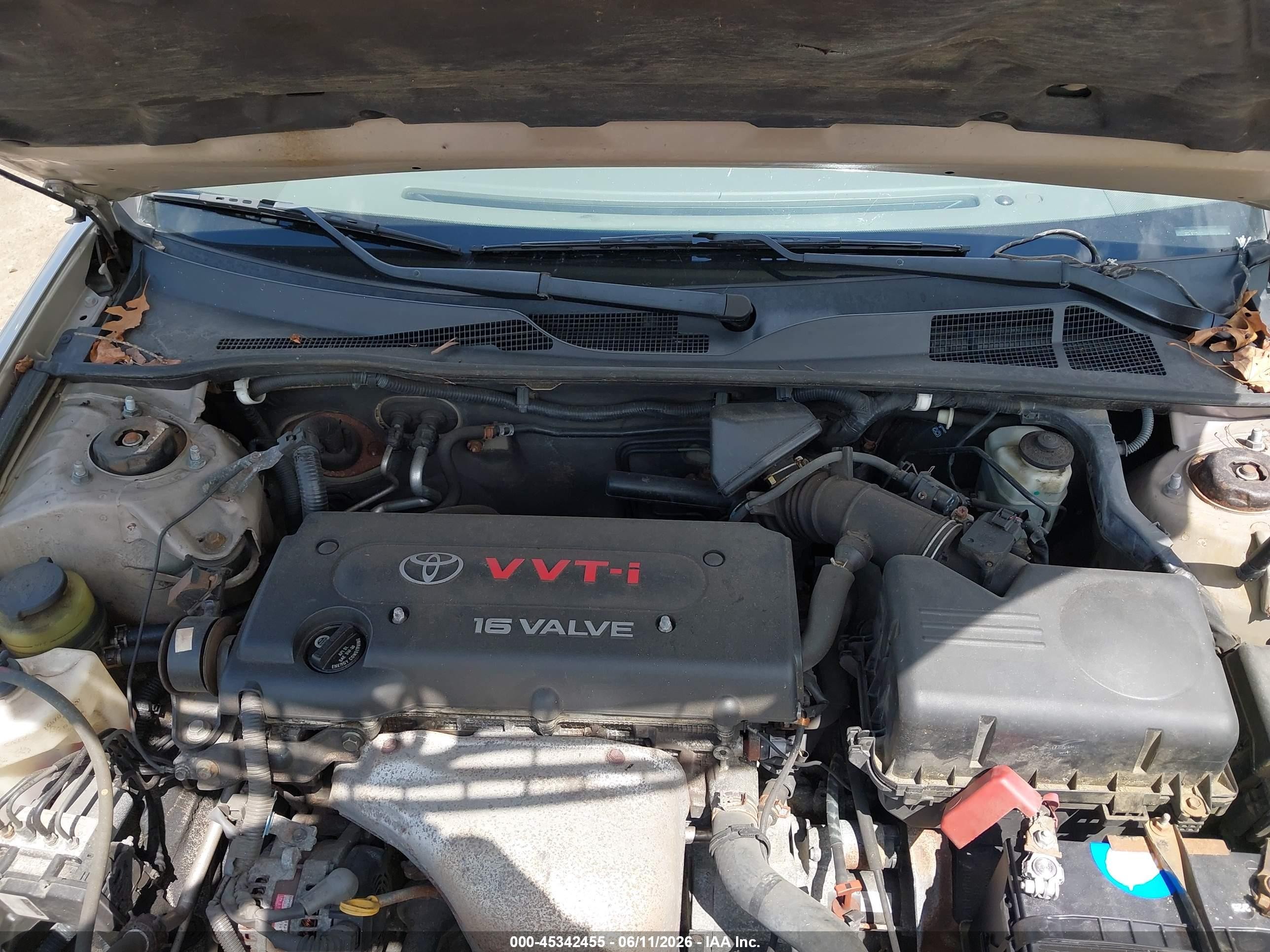 2005 Toyota Camry Le Gold vin: 4T1BE30K95U030350