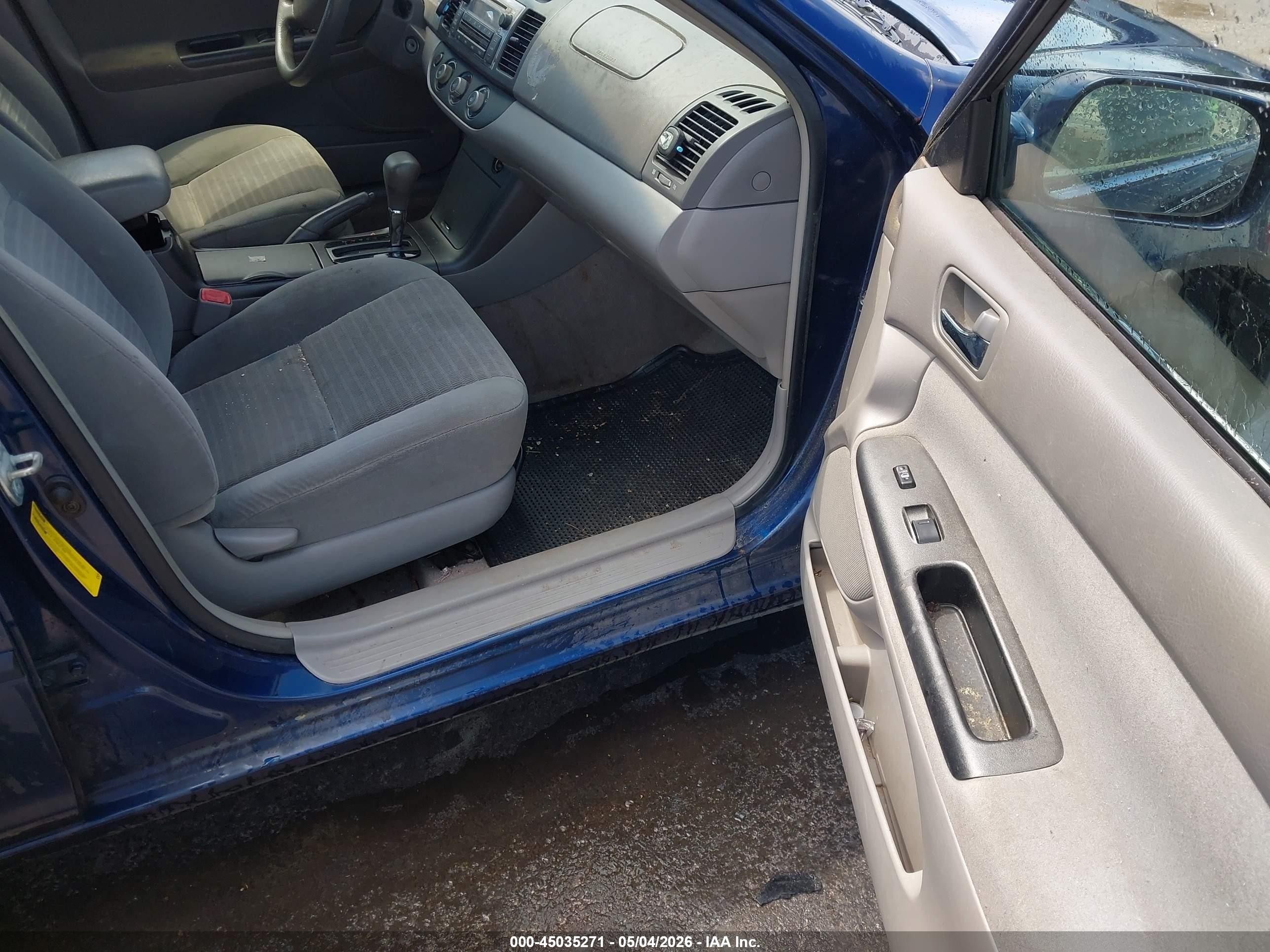 2005 Toyota Camry Le Blue vin: 4T1BE30K95U089818