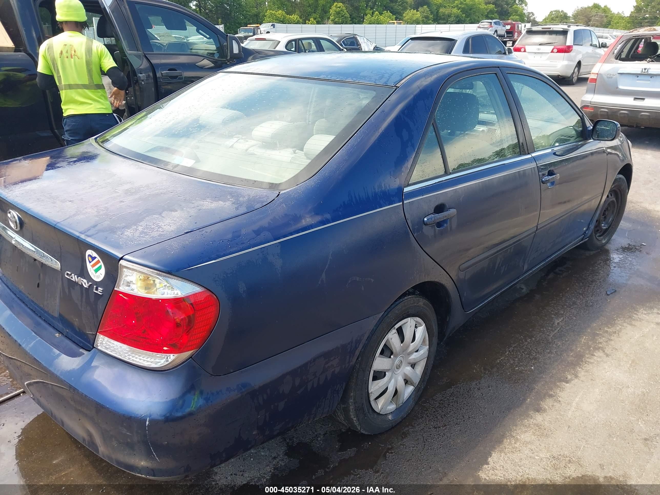 2005 Toyota Camry Le Blue vin: 4T1BE30K95U089818