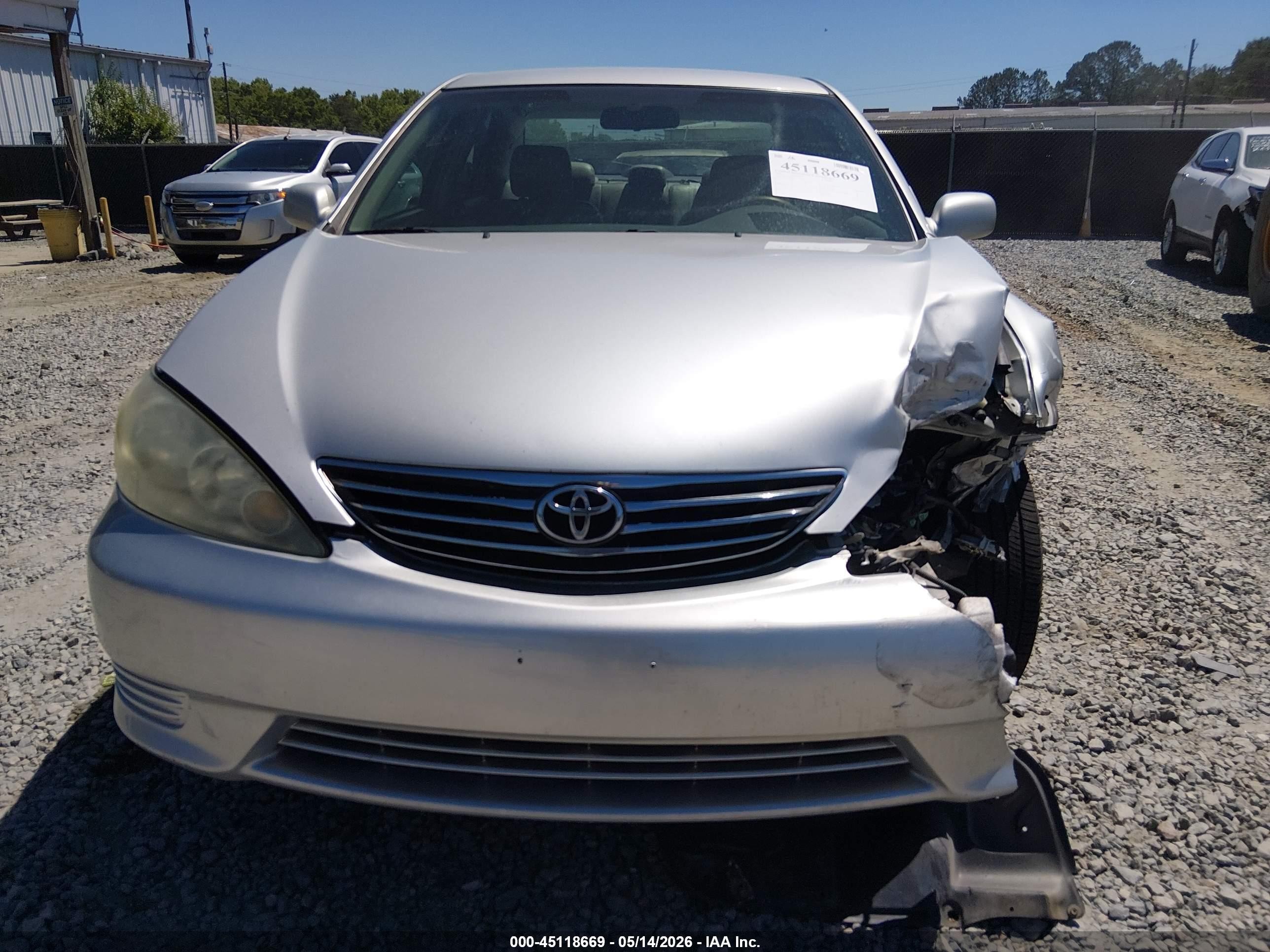 2005 Toyota Camry Le Silver vin: 4T1BE30K95U549284