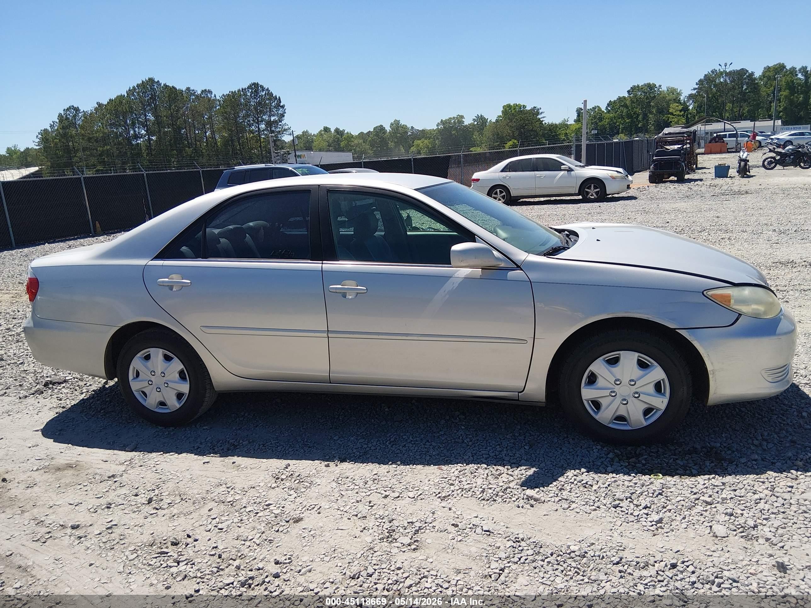 2005 Toyota Camry Le Silver vin: 4T1BE30K95U549284