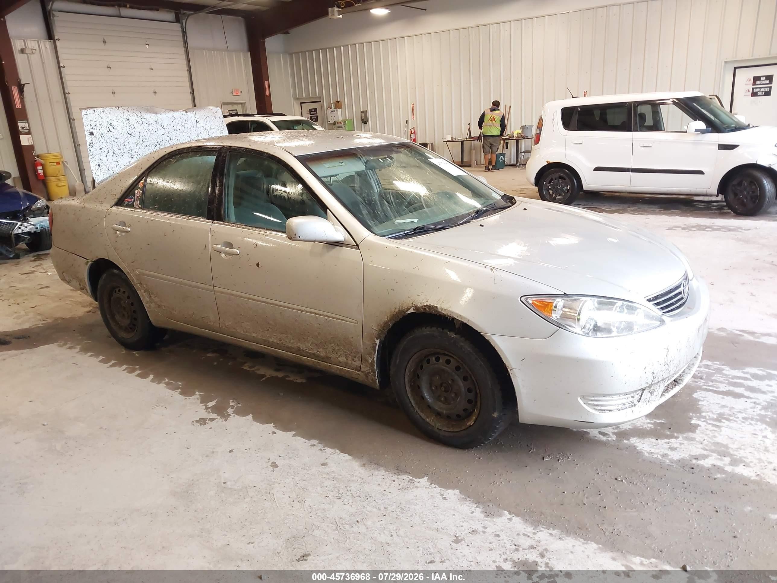 2005 Toyota Camry Le Silver vin: 4T1BE30K95U967893