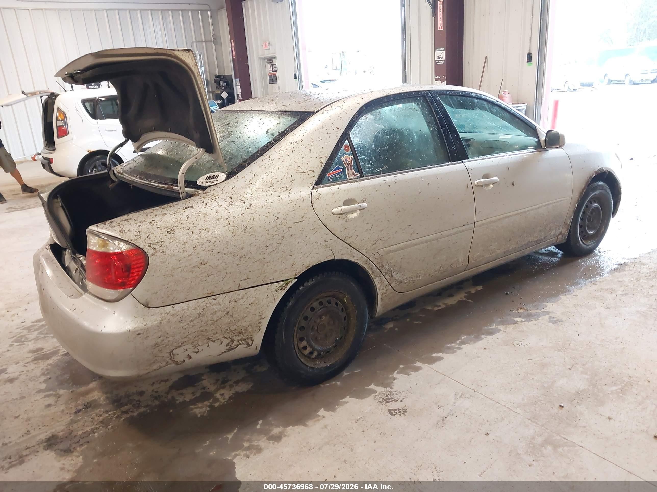 2005 Toyota Camry Le Silver vin: 4T1BE30K95U967893
