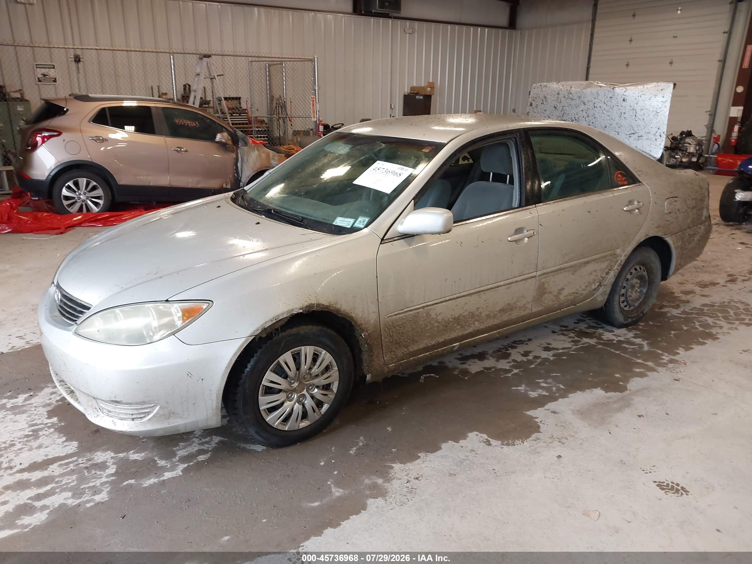 2005 Toyota Camry Le Silver vin: 4T1BE30K95U967893