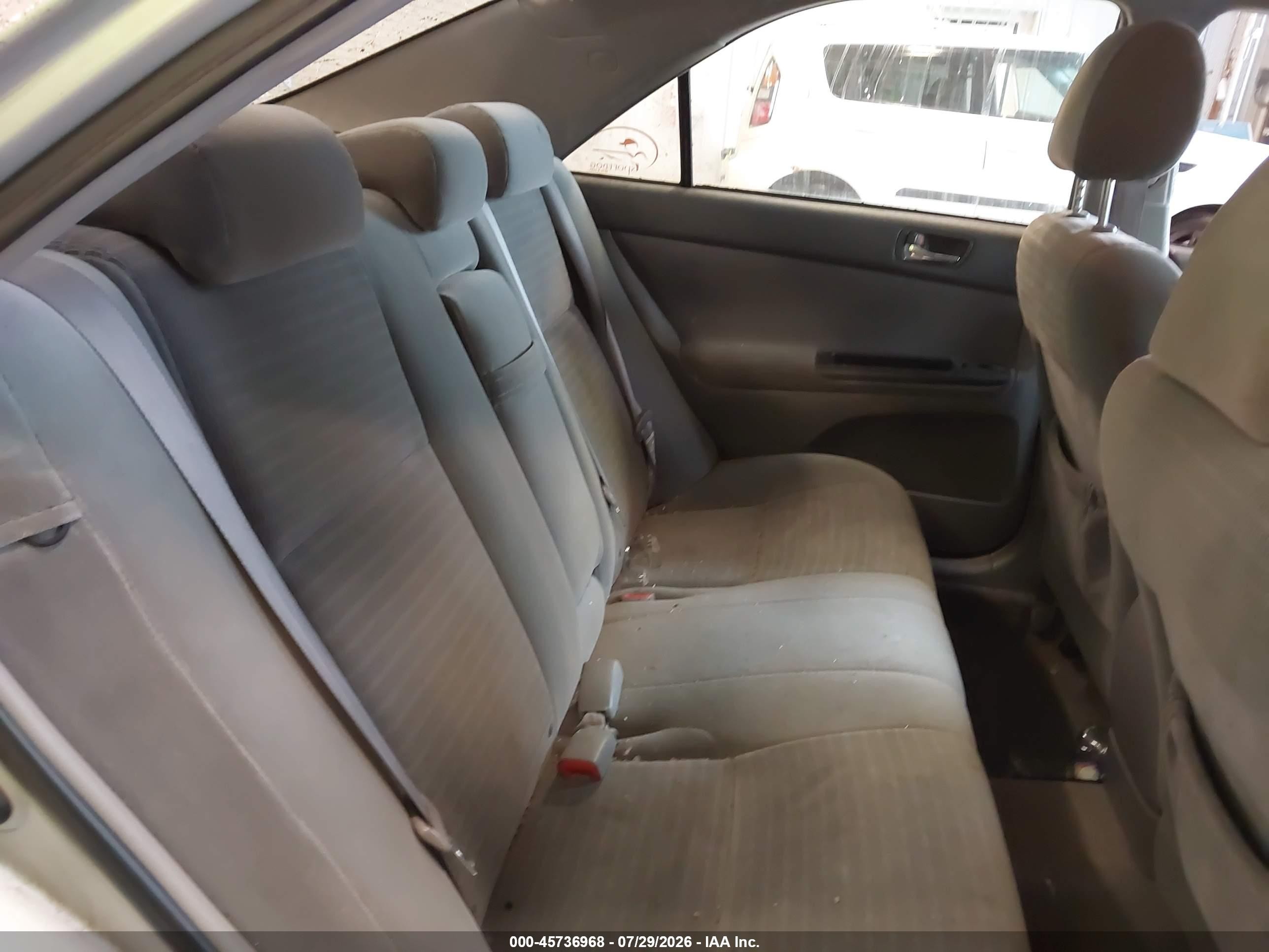 2005 Toyota Camry Le Silver vin: 4T1BE30K95U967893