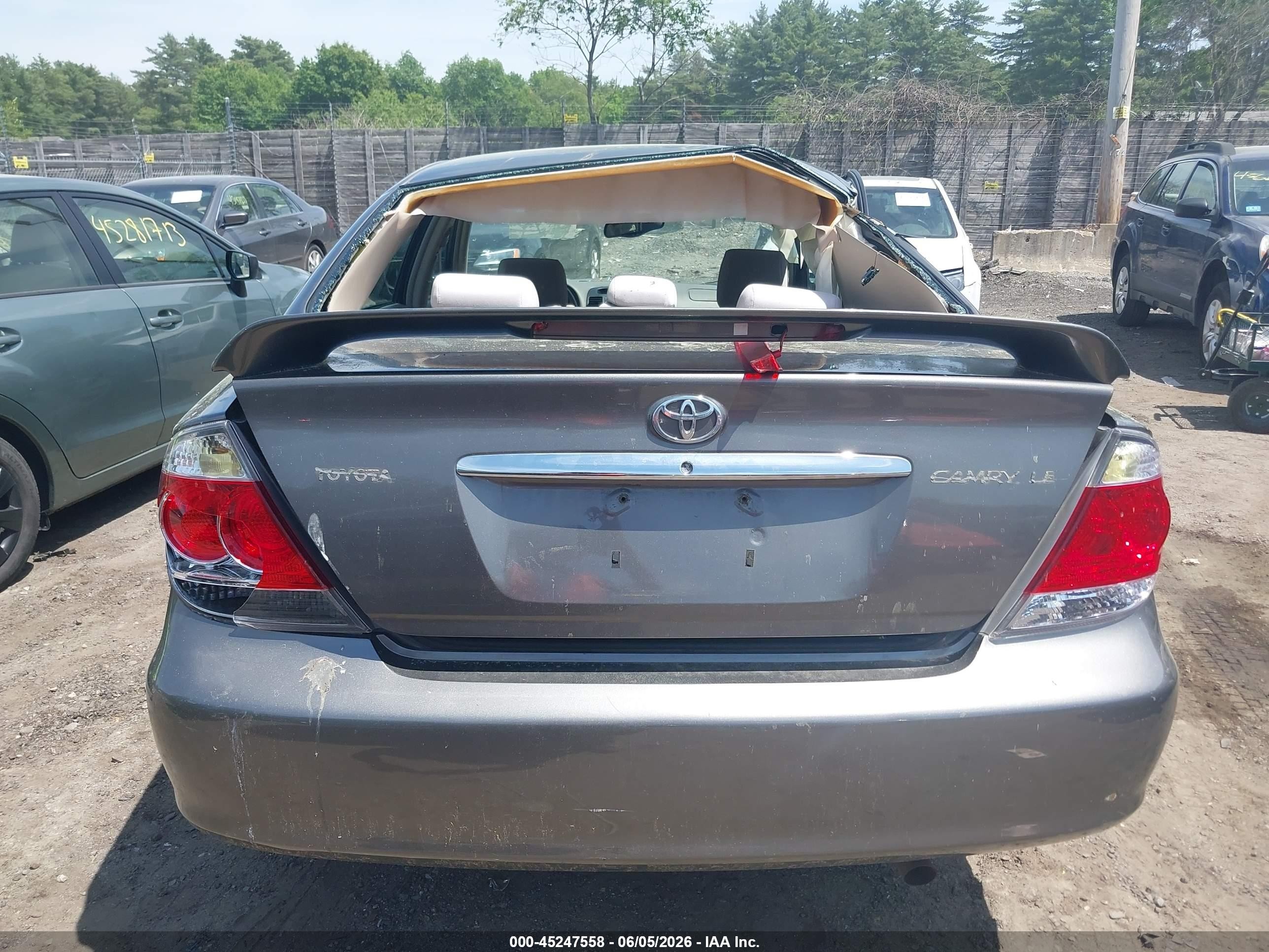 2005 Toyota Camry Le Gray vin: 4T1BE30K95U974696