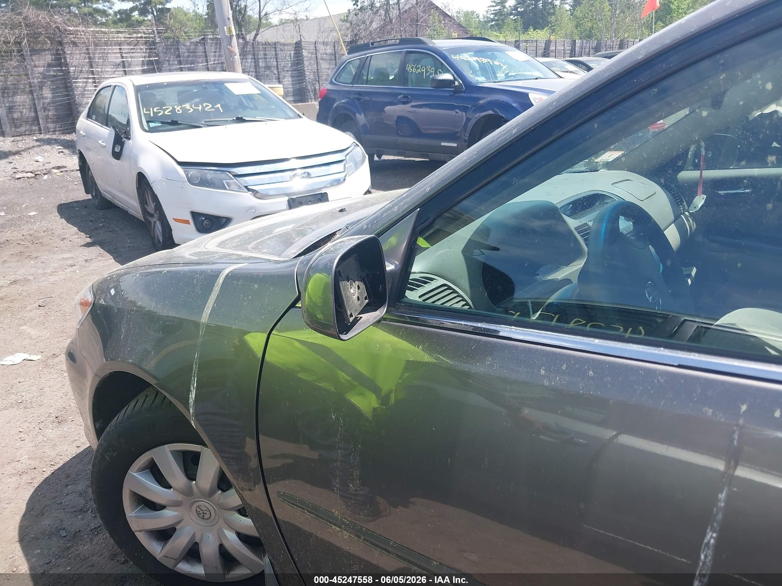 2005 Toyota Camry Le Gray vin: 4T1BE30K95U974696