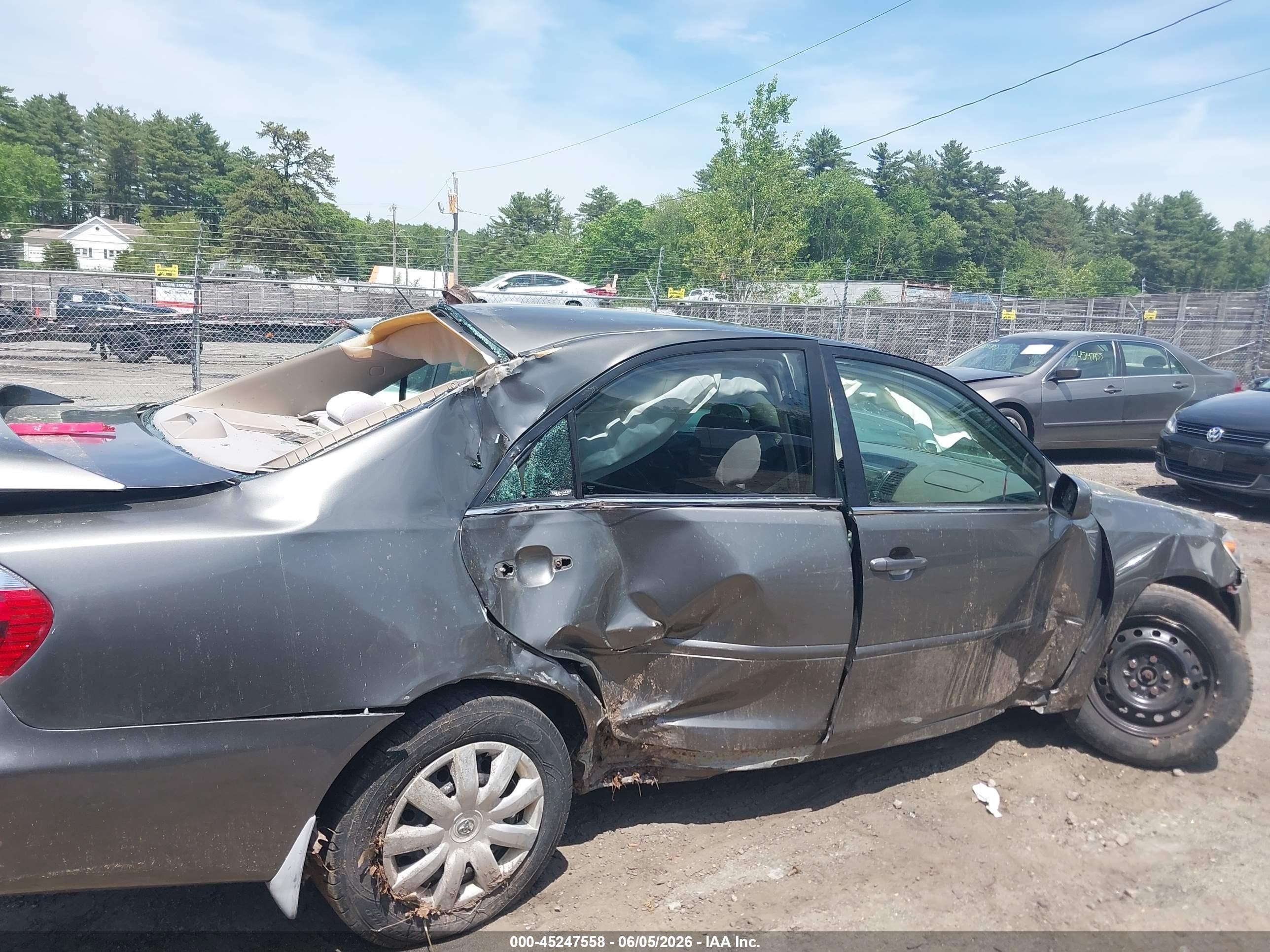 2005 Toyota Camry Le Gray vin: 4T1BE30K95U974696