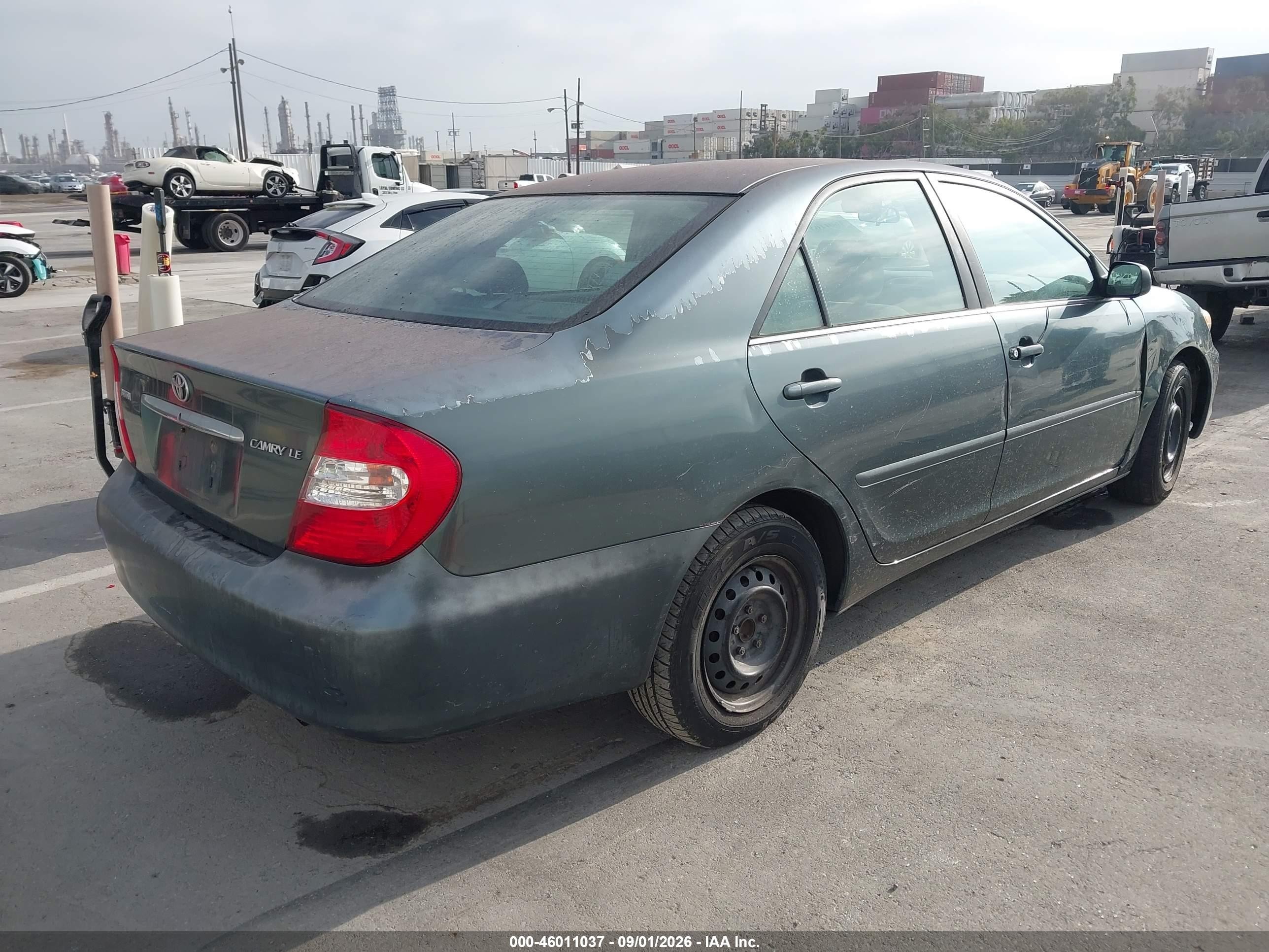 2002 Toyota Camry Le Gray vin: 4T1BE30KX2U573251