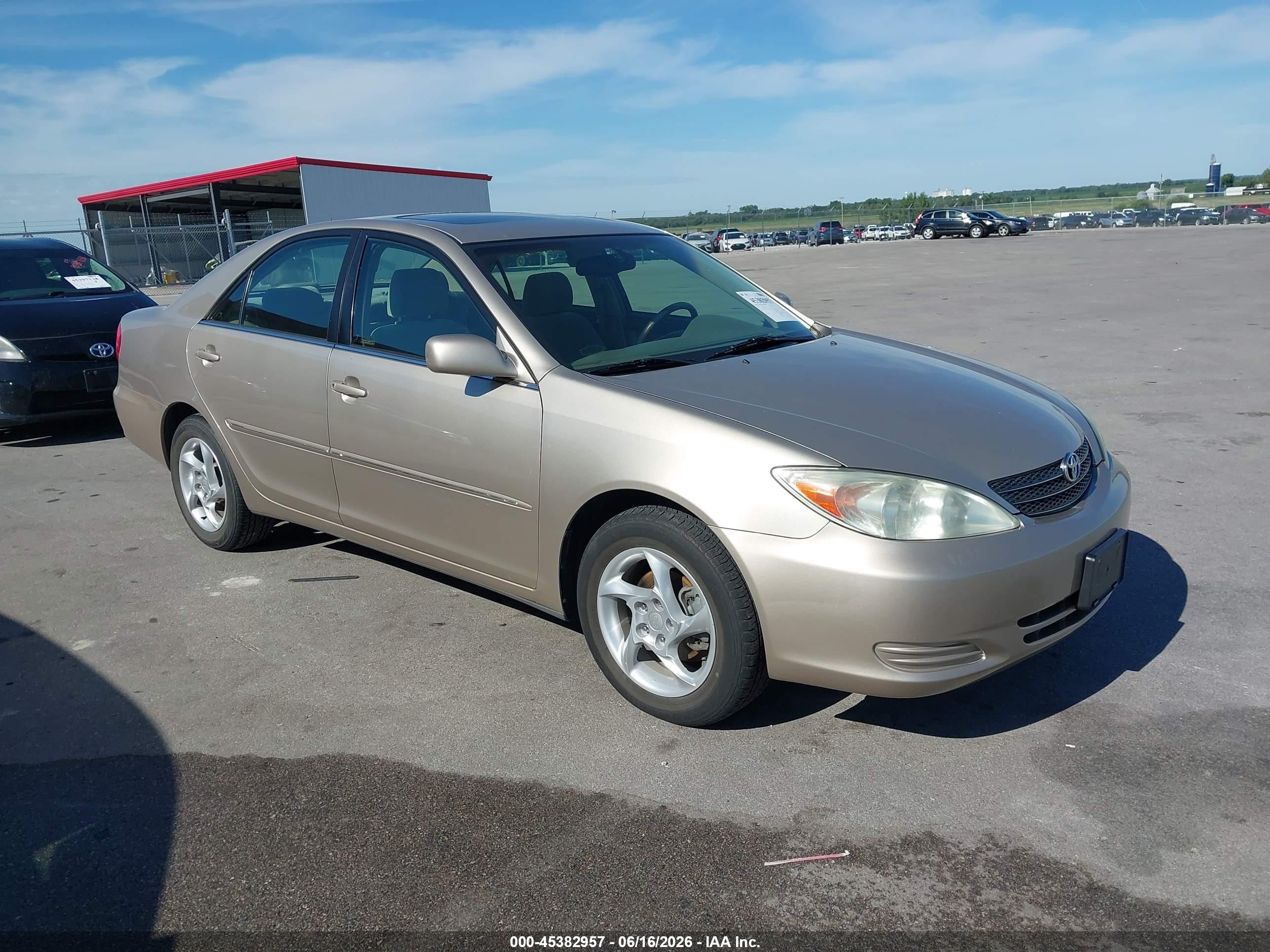 2002 Toyota Camry Xle Brown vin: 4T1BE30KX2U633156