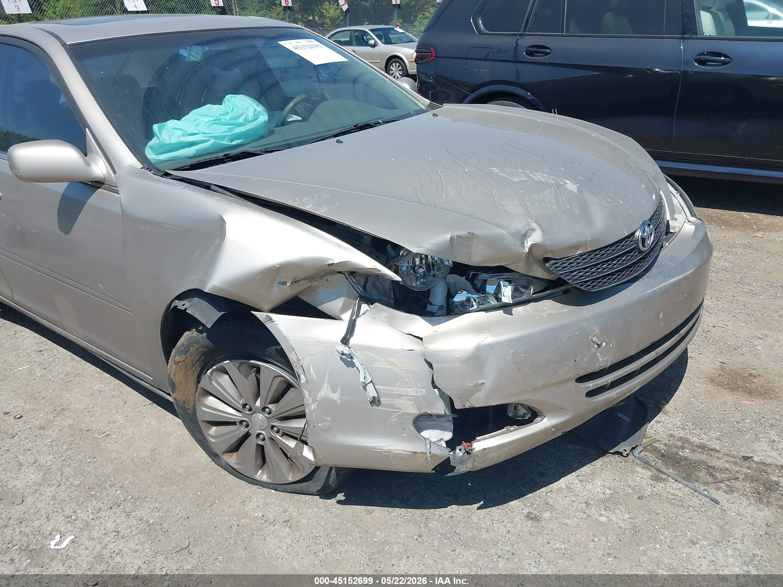 2003 Toyota Camry Xle Gold vin: 4T1BE30KX3U220168