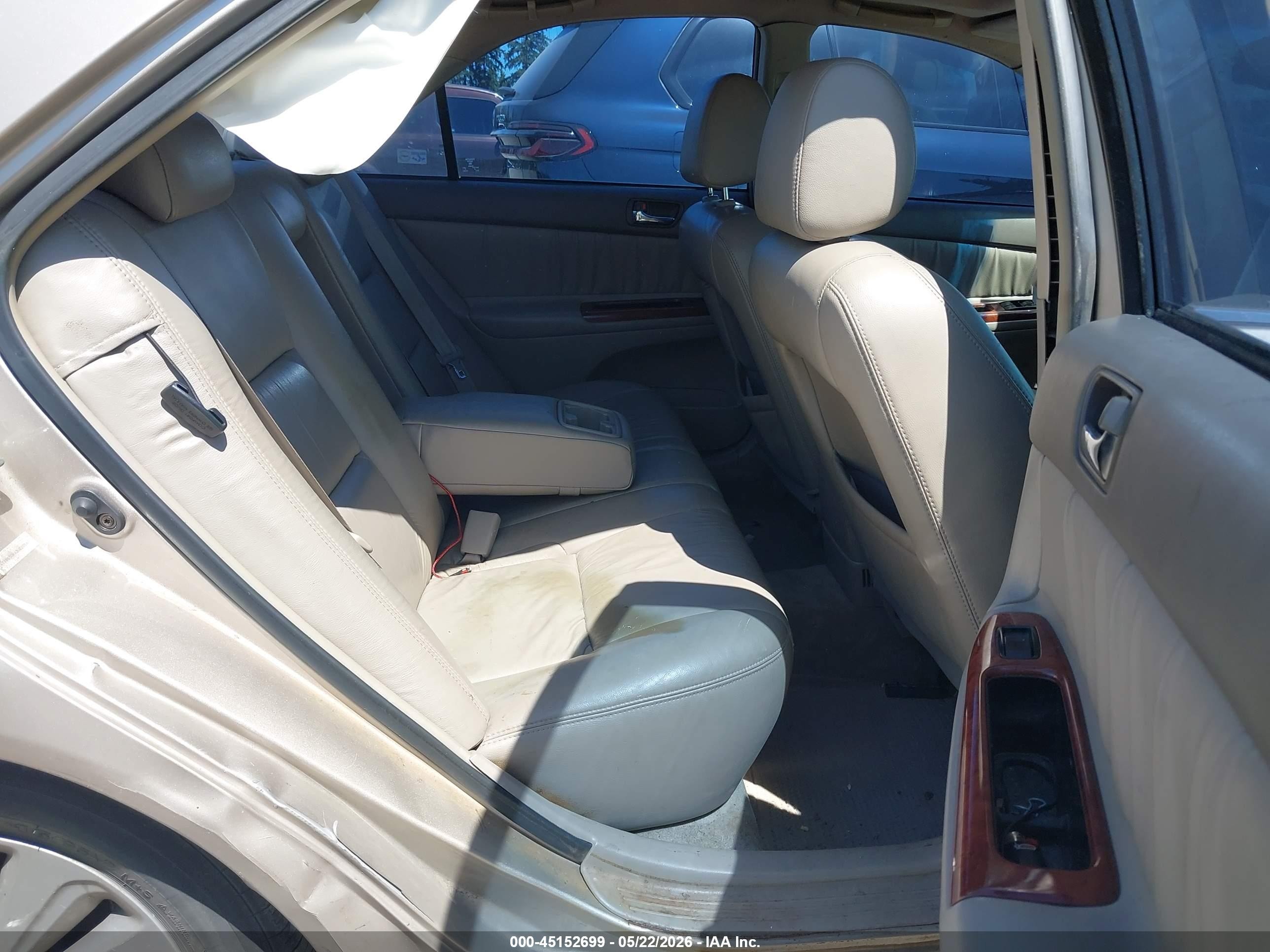 2003 Toyota Camry Xle Gold vin: 4T1BE30KX3U220168