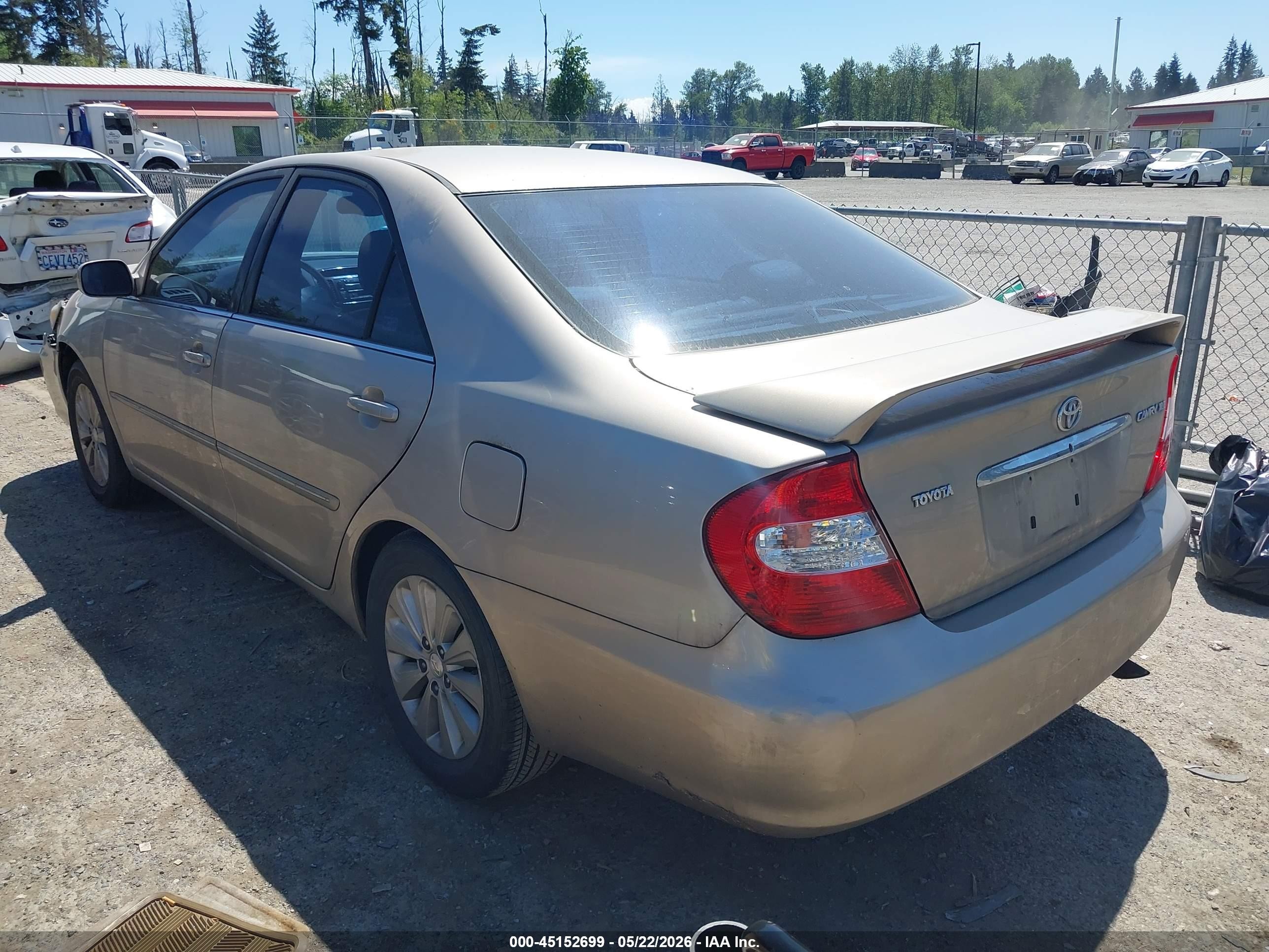 2003 Toyota Camry Xle Gold vin: 4T1BE30KX3U220168