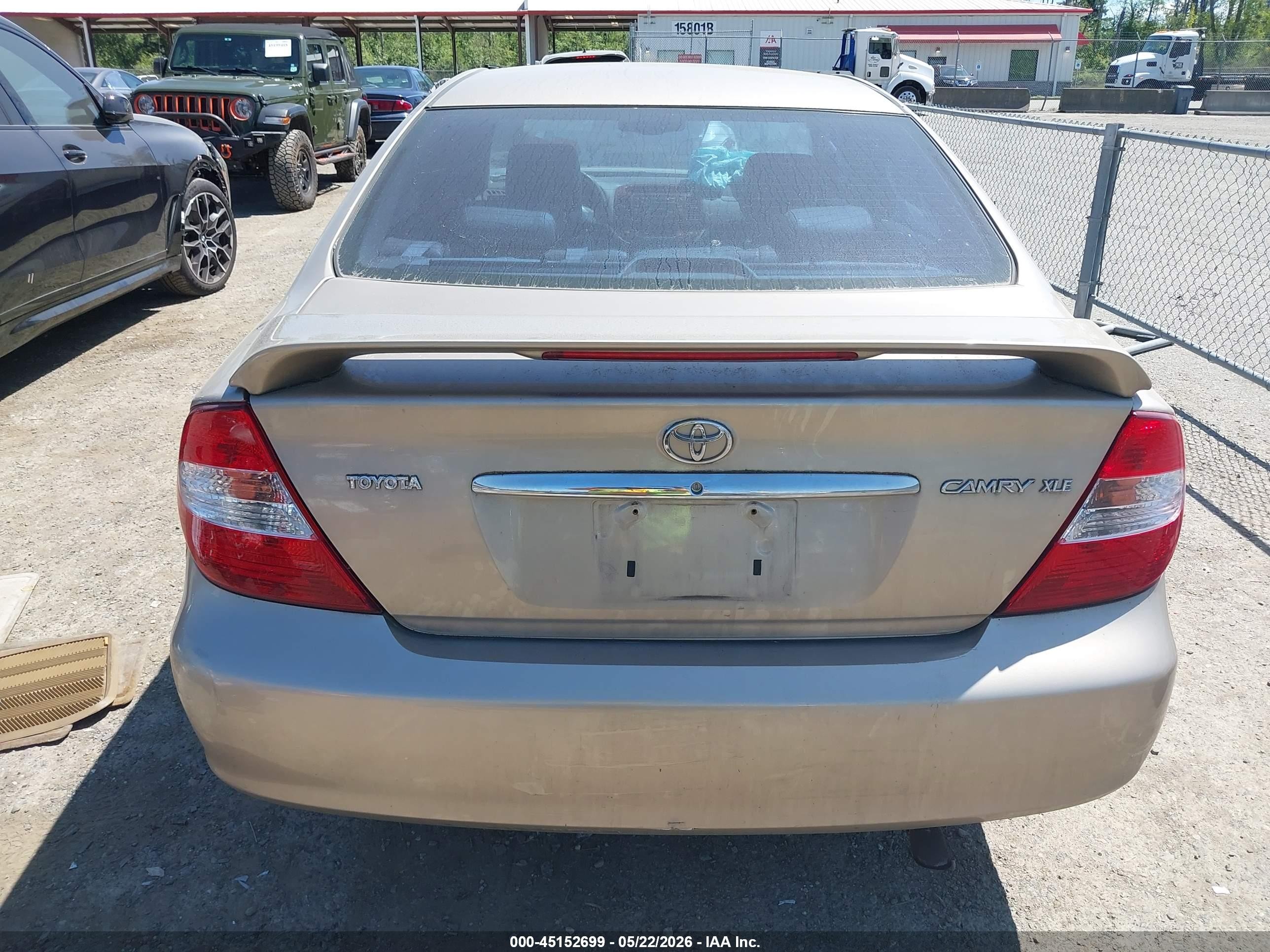 2003 Toyota Camry Xle Gold vin: 4T1BE30KX3U220168