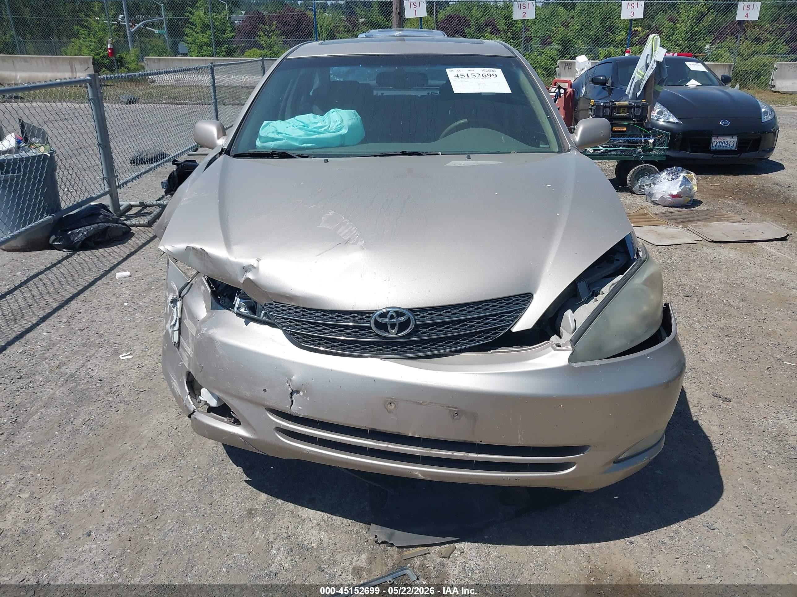 2003 Toyota Camry Xle Gold vin: 4T1BE30KX3U220168