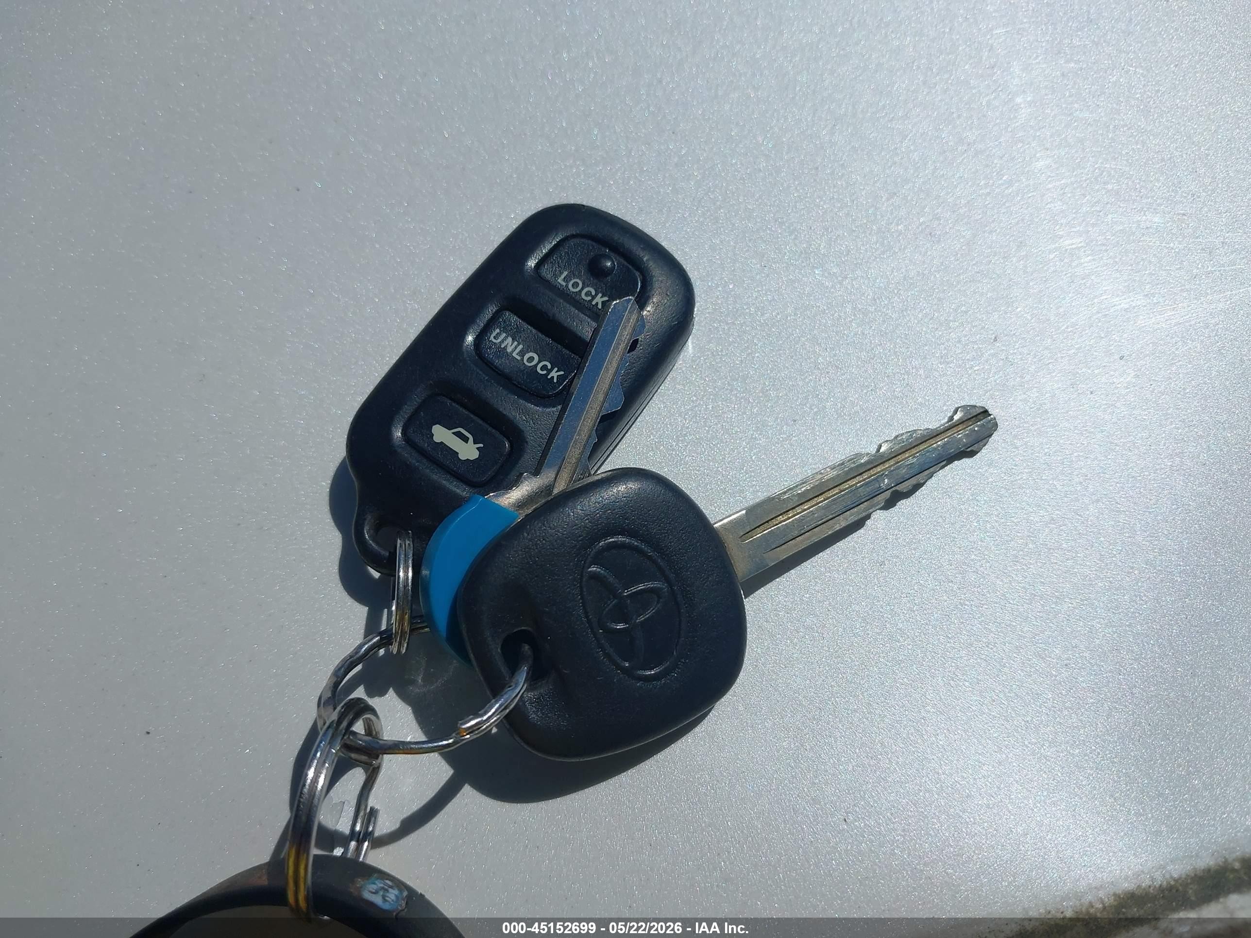 2003 Toyota Camry Xle Gold vin: 4T1BE30KX3U220168