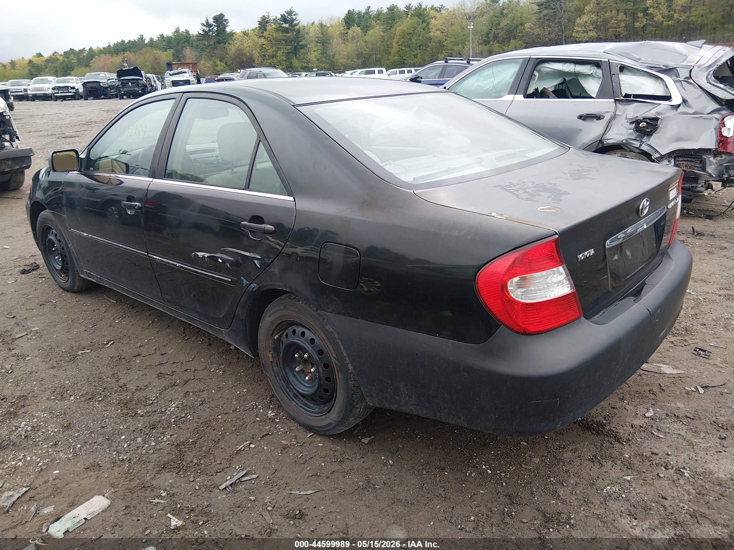 2004 Toyota Camry Xle Черный vin: 4T1BE30KX4U282526