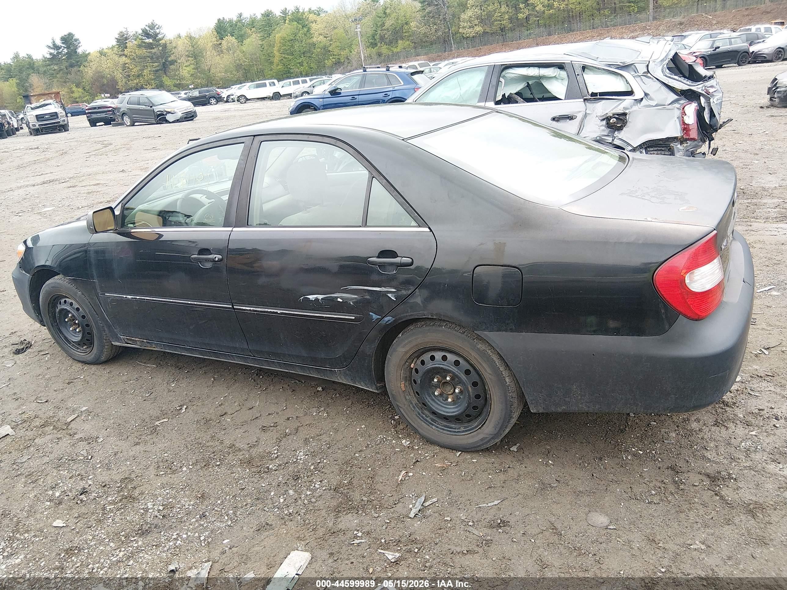 2004 Toyota Camry Xle Черный vin: 4T1BE30KX4U282526