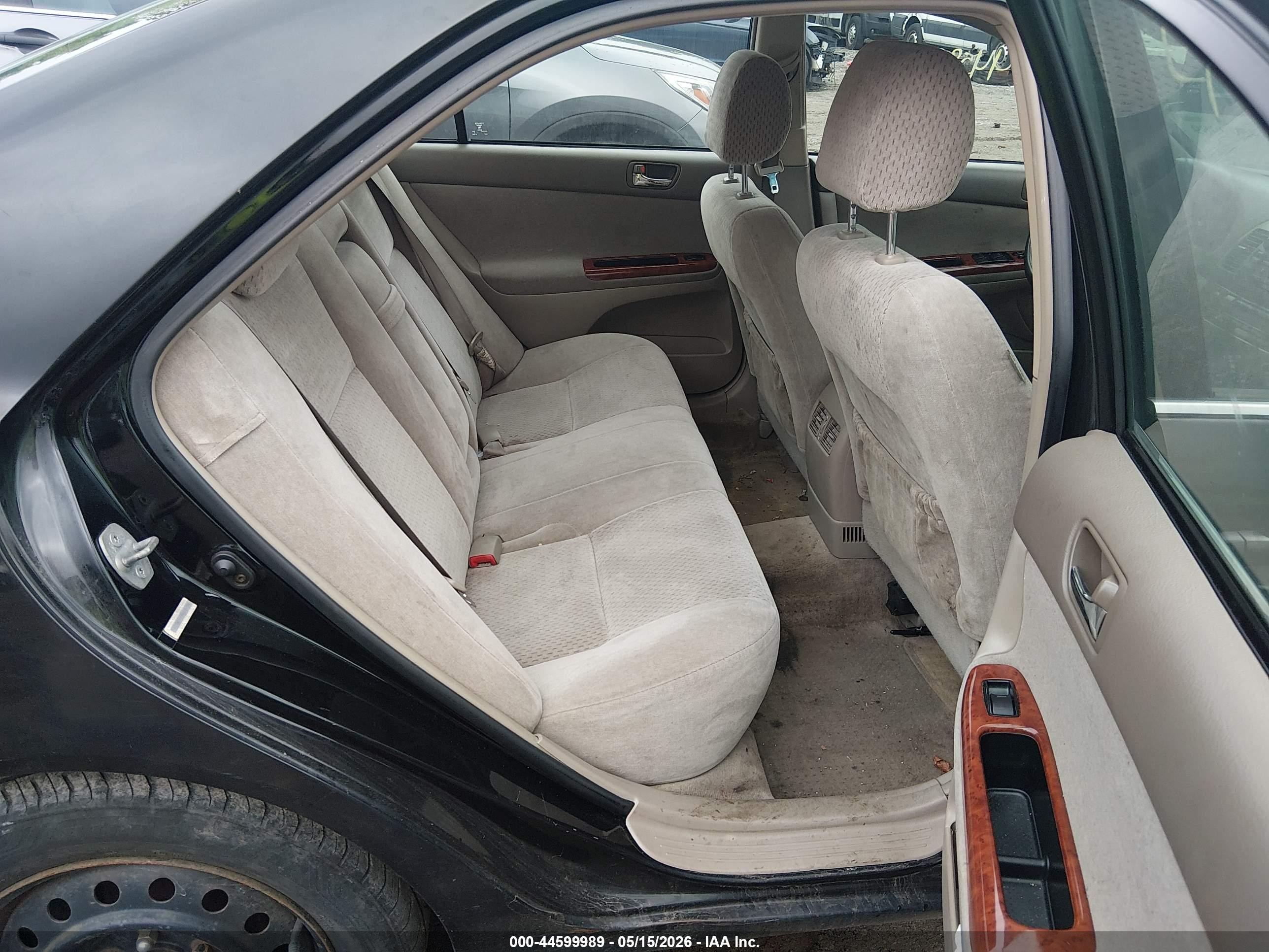 2004 Toyota Camry Xle Черный vin: 4T1BE30KX4U282526