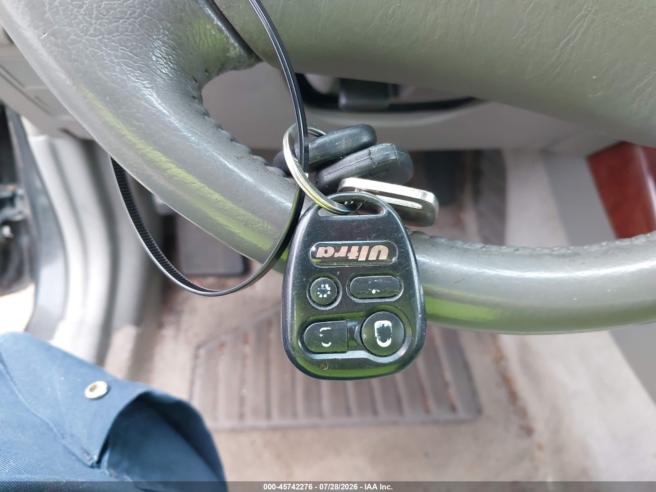 2004 Toyota Camry Xle Черный vin: 4T1BE30KX4U314732