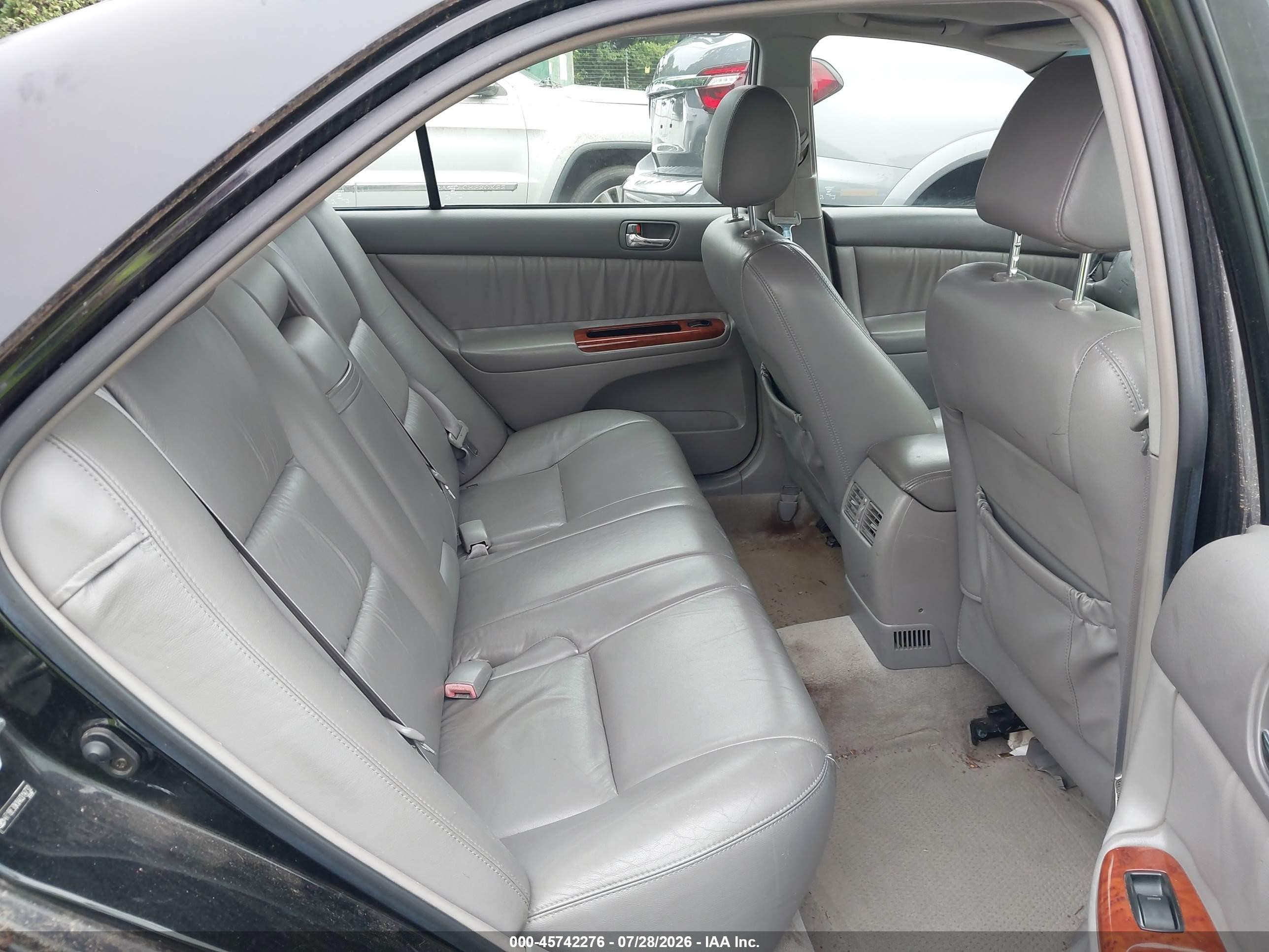 2004 Toyota Camry Xle Черный vin: 4T1BE30KX4U314732