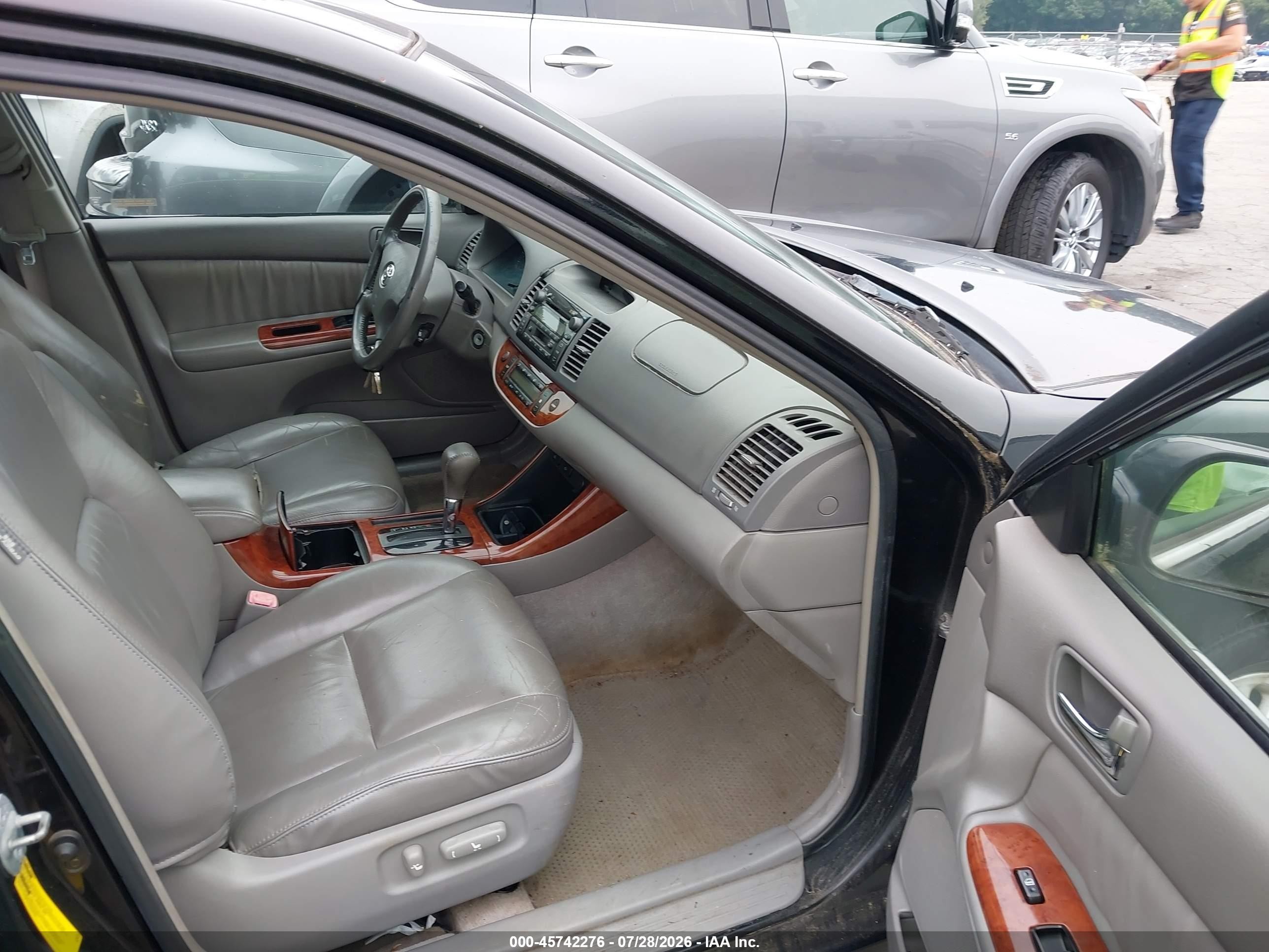 2004 Toyota Camry Xle Черный vin: 4T1BE30KX4U314732