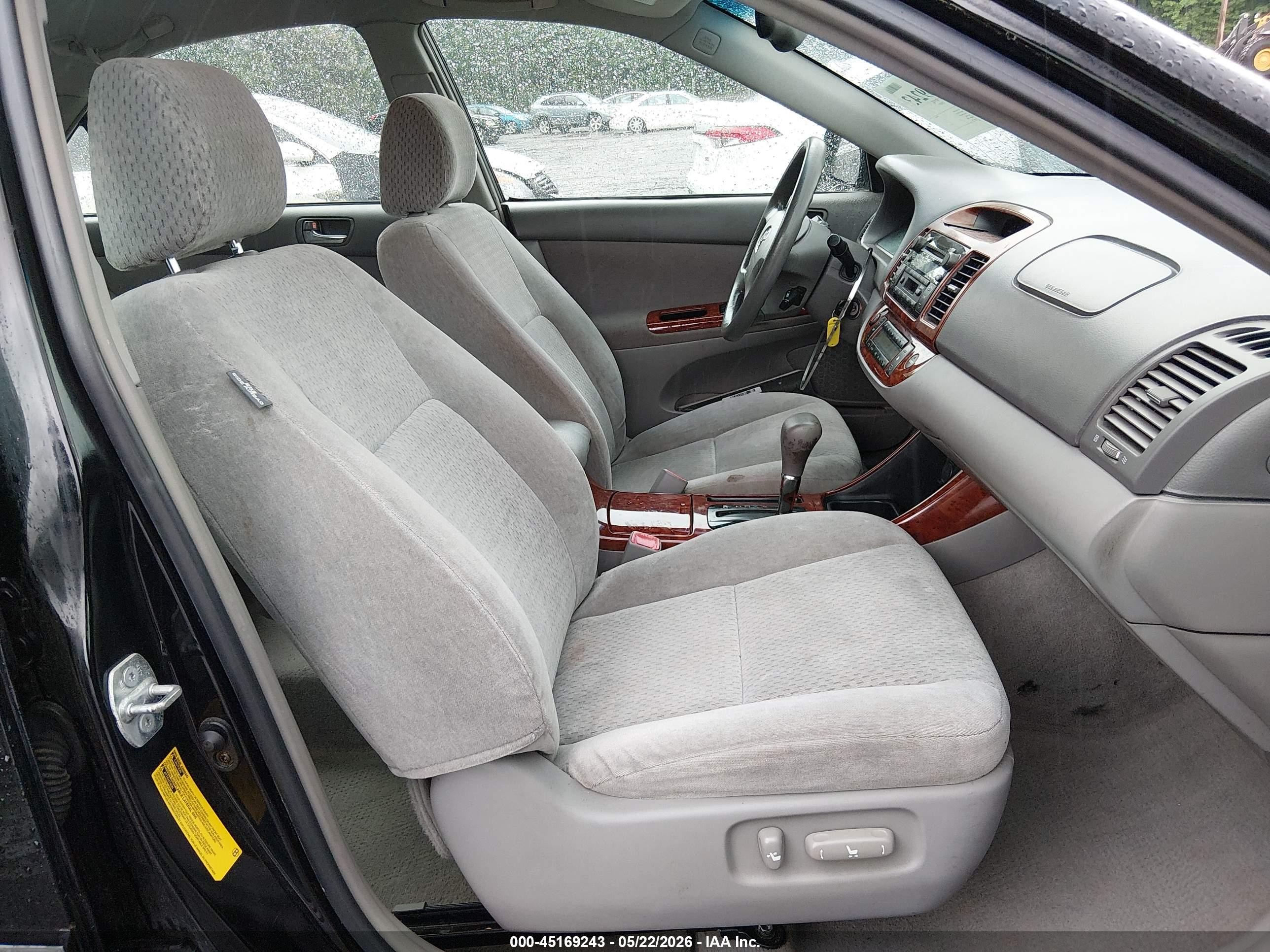 2004 Toyota Camry Xle Черный vin: 4T1BE30KX4U316237