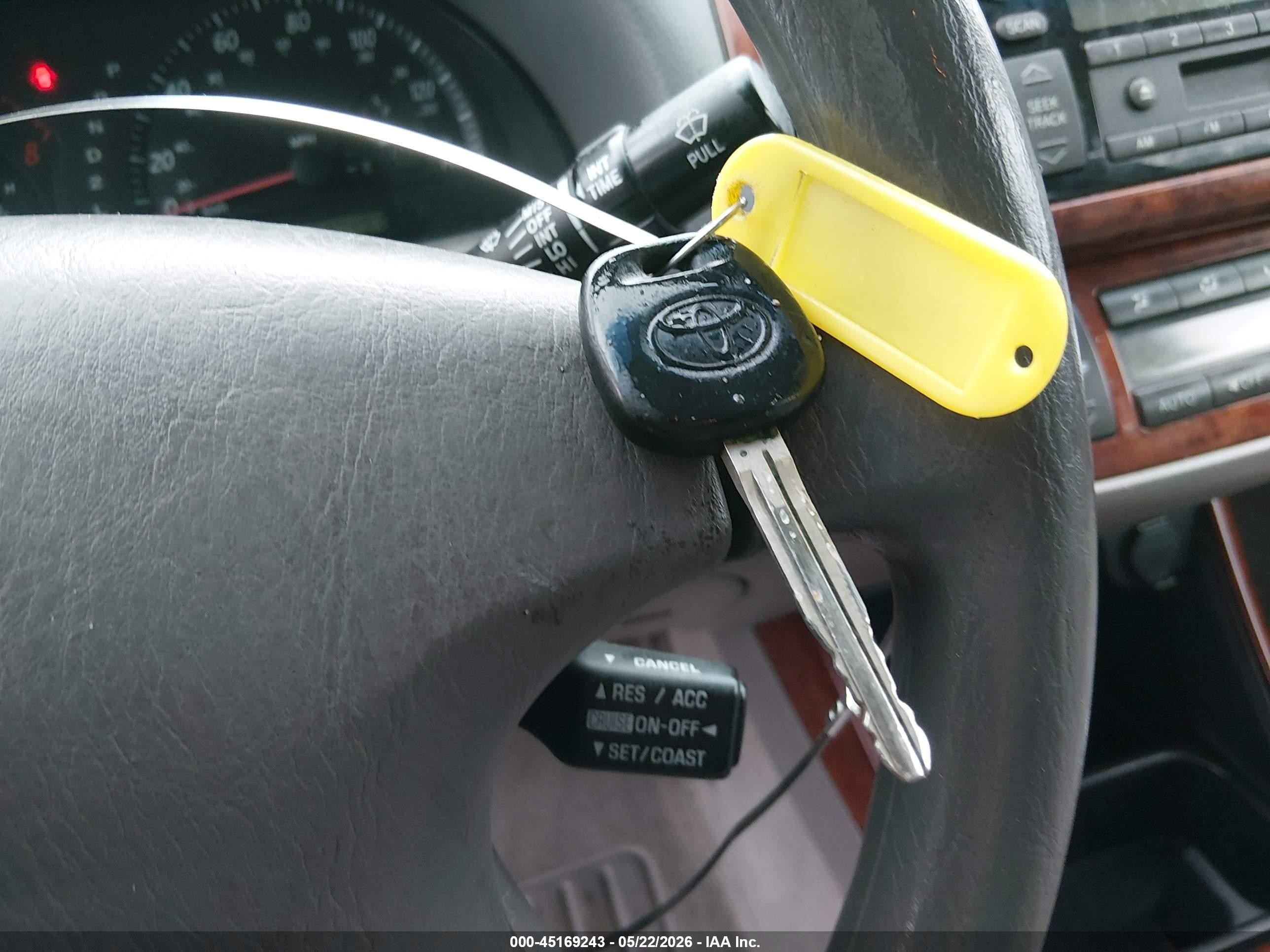 2004 Toyota Camry Xle Черный vin: 4T1BE30KX4U316237