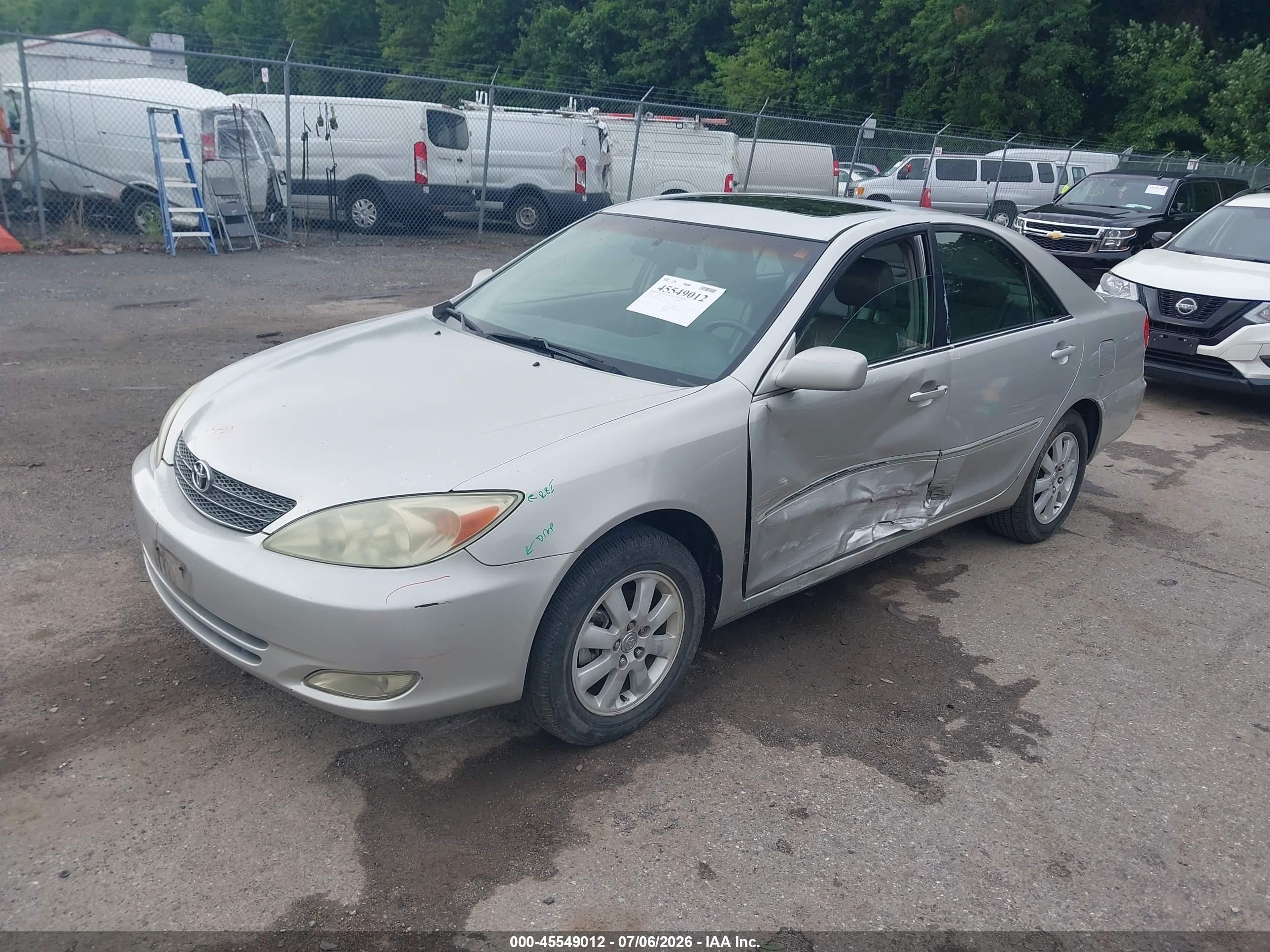 2004 Toyota Camry Xle Silver vin: 4T1BE30KX4U849656