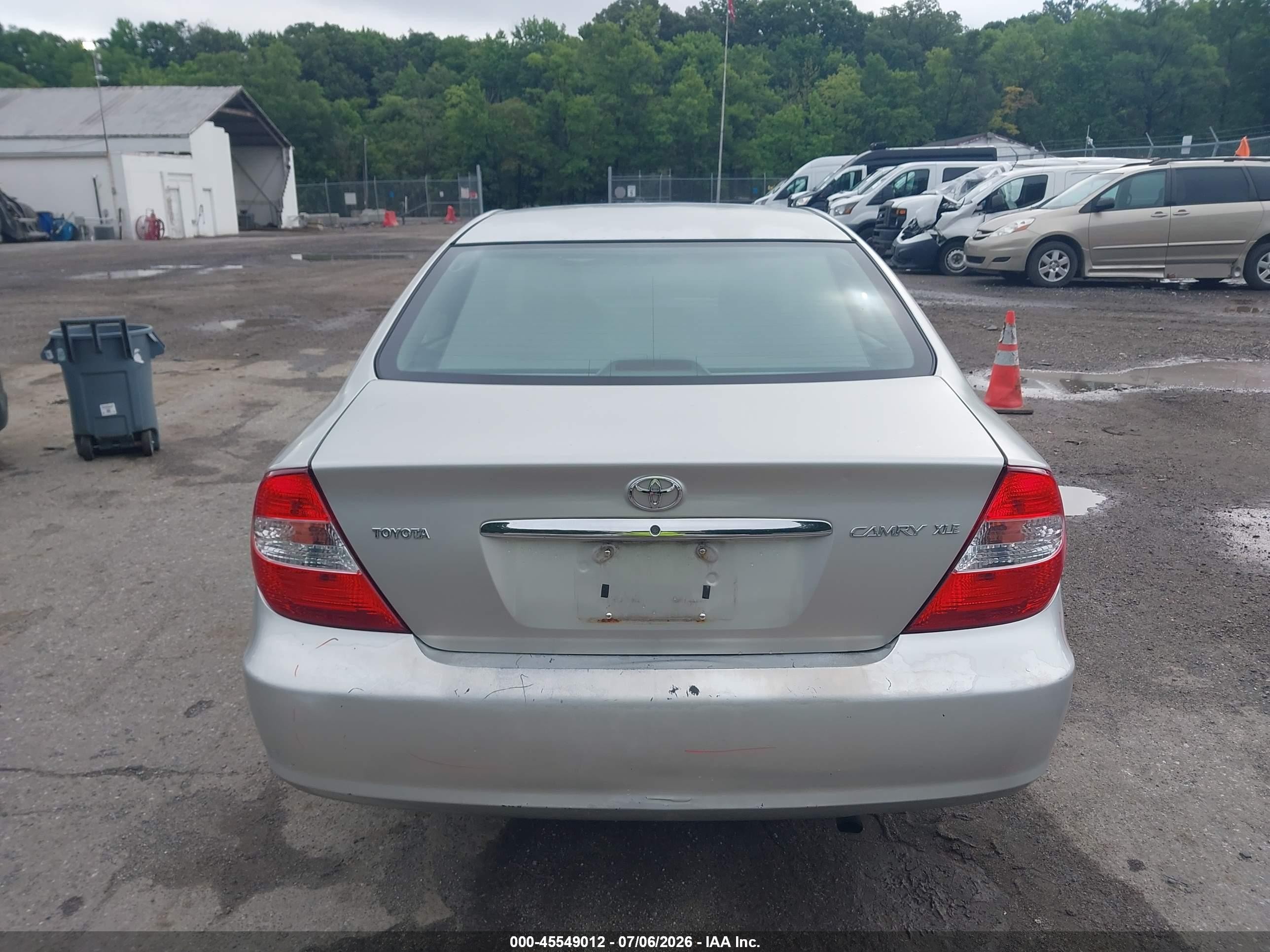 2004 Toyota Camry Xle Silver vin: 4T1BE30KX4U849656