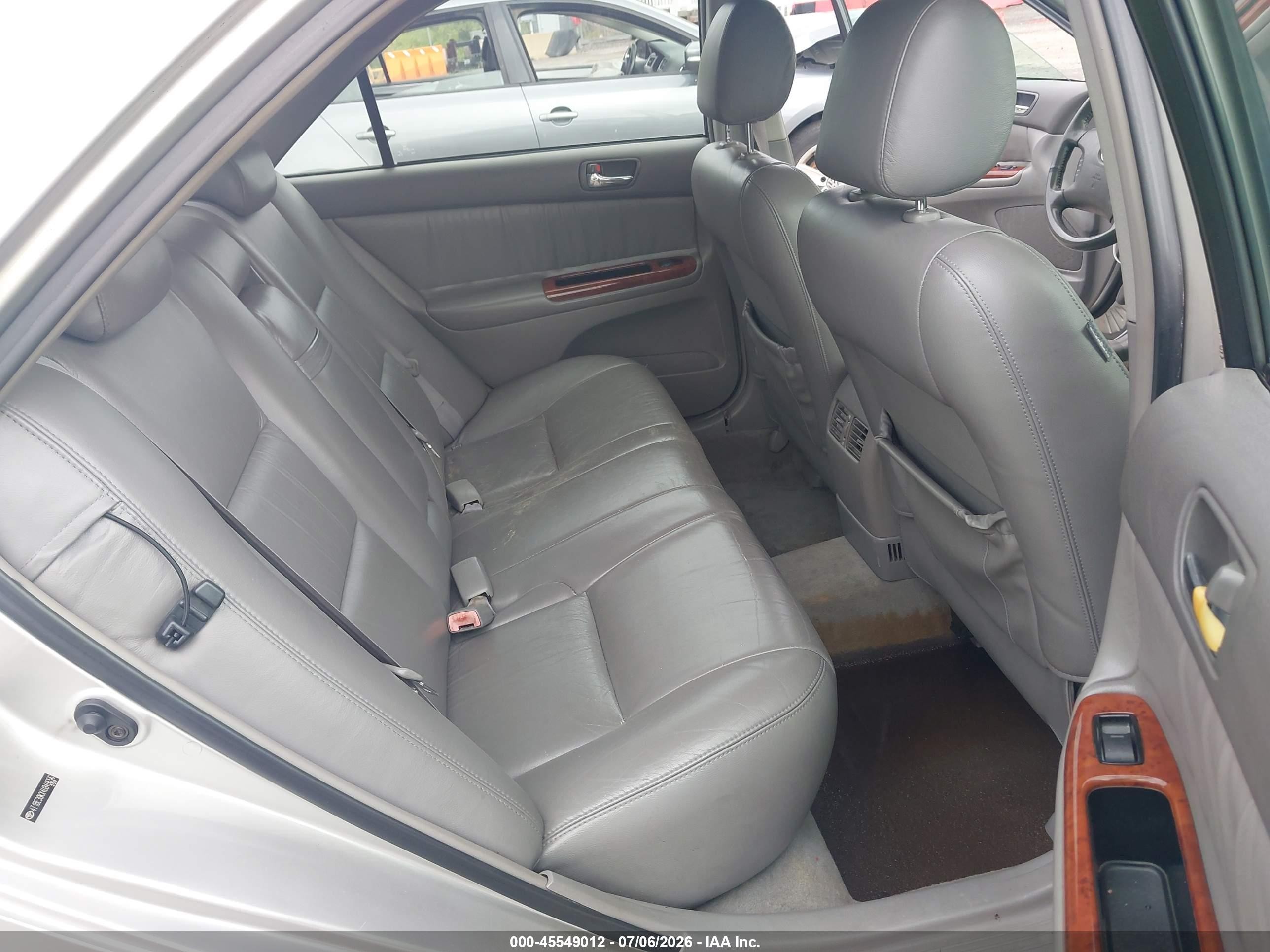 2004 Toyota Camry Xle Silver vin: 4T1BE30KX4U849656