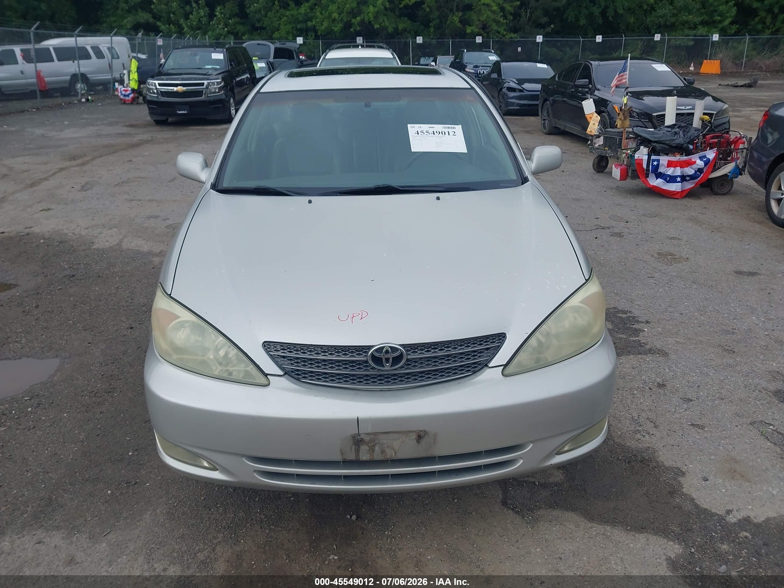 2004 Toyota Camry Xle Silver vin: 4T1BE30KX4U849656