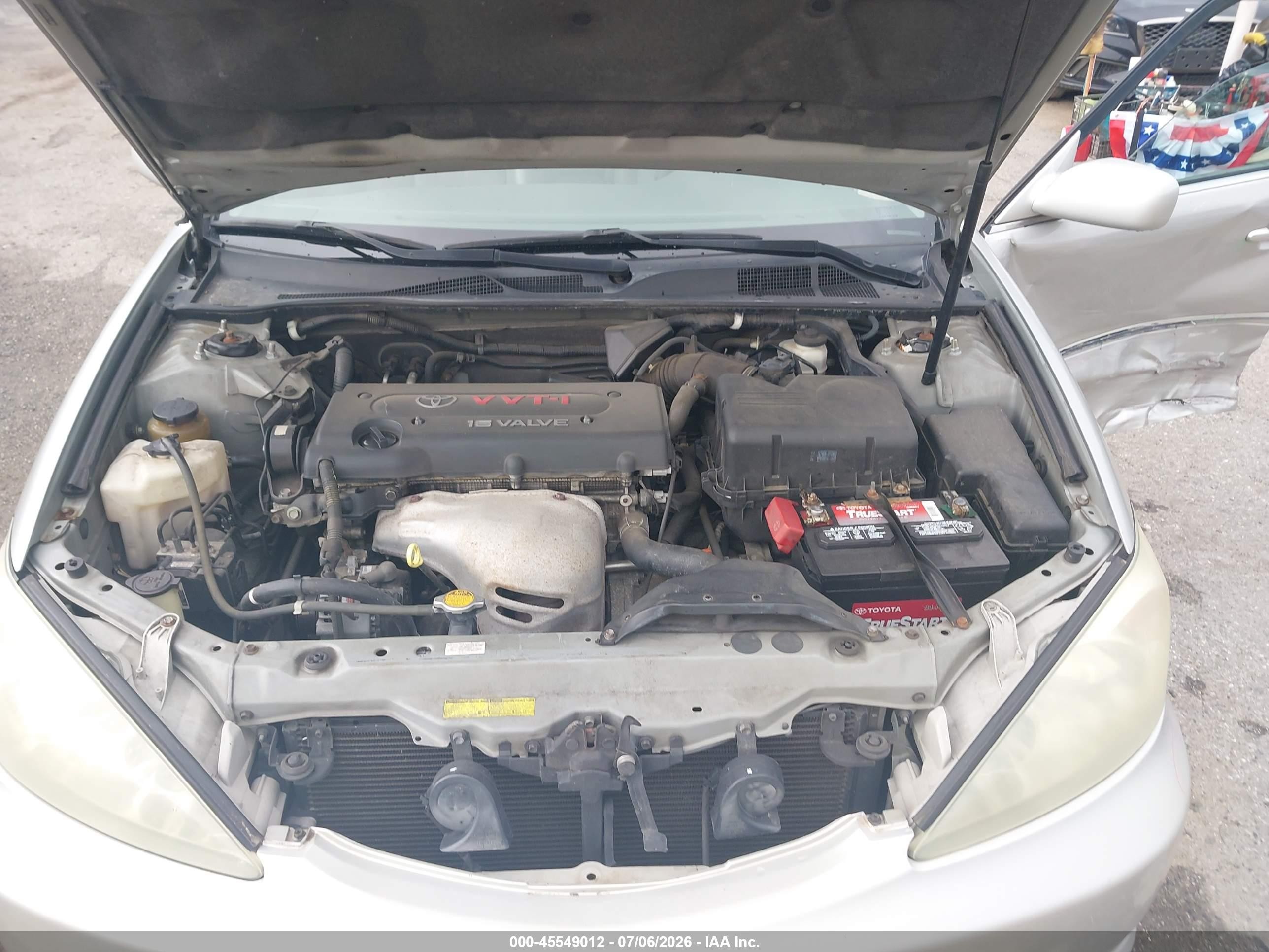 2004 Toyota Camry Xle Silver vin: 4T1BE30KX4U849656