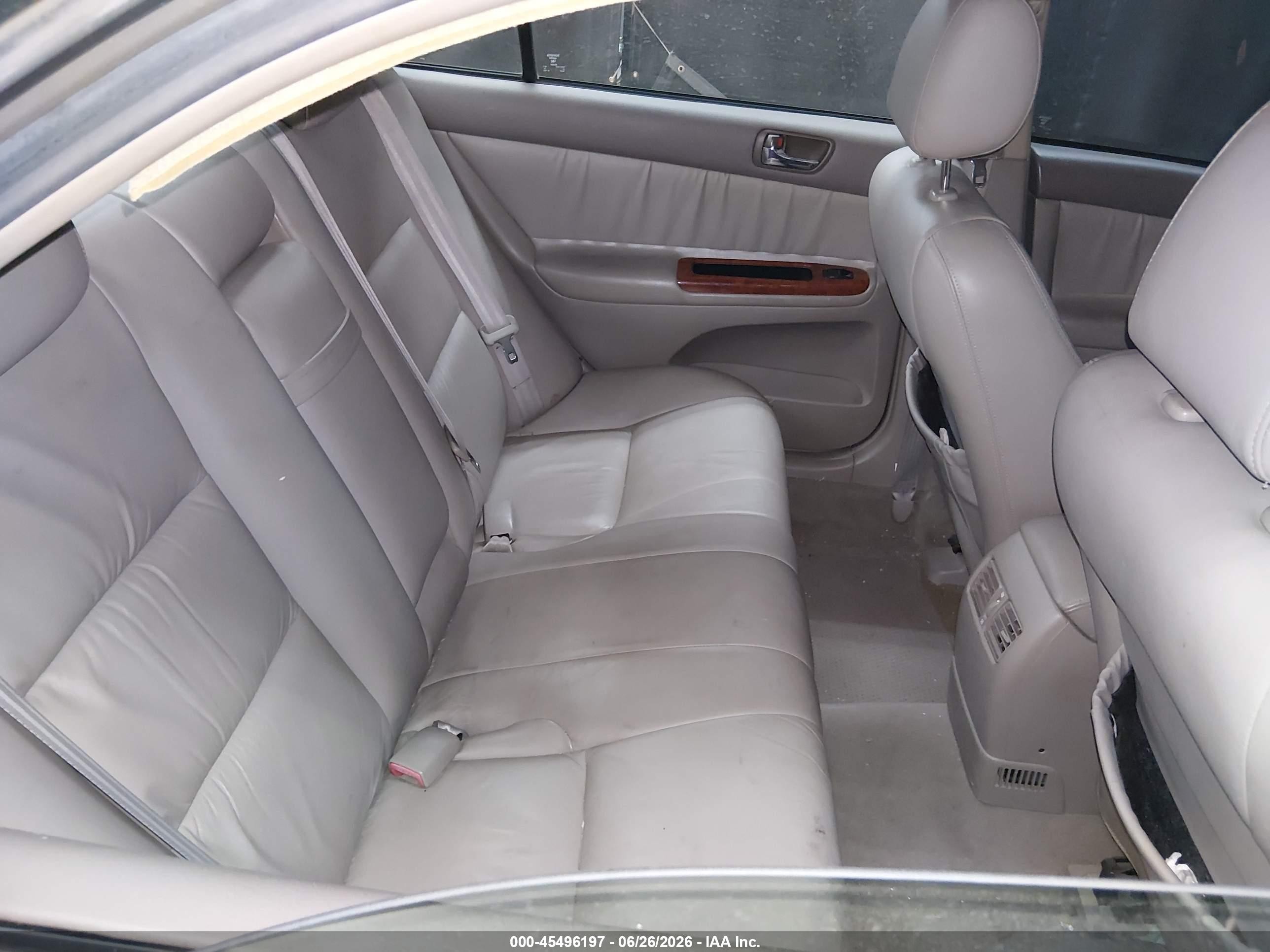 2004 Toyota Camry Xle Champagne vin: 4T1BE30KX4U851715